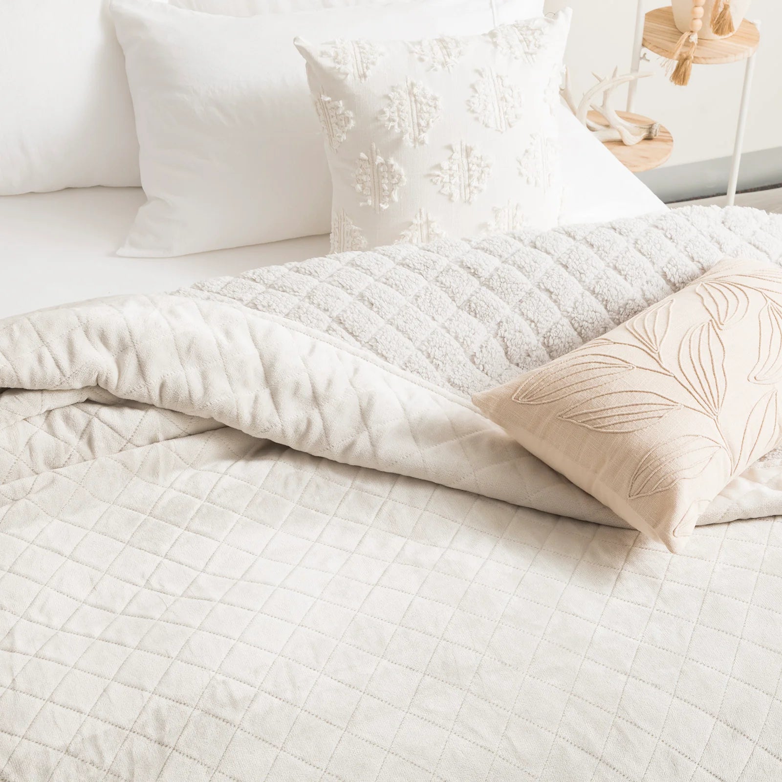 Renee Taylor Heston Sherpa Ultra Soft Velvet Blanket - Silver Line | Cozy Winter Throw for Bed, Sofa & Travel | Luxurious Warm Fleece Blanket for Home Decor