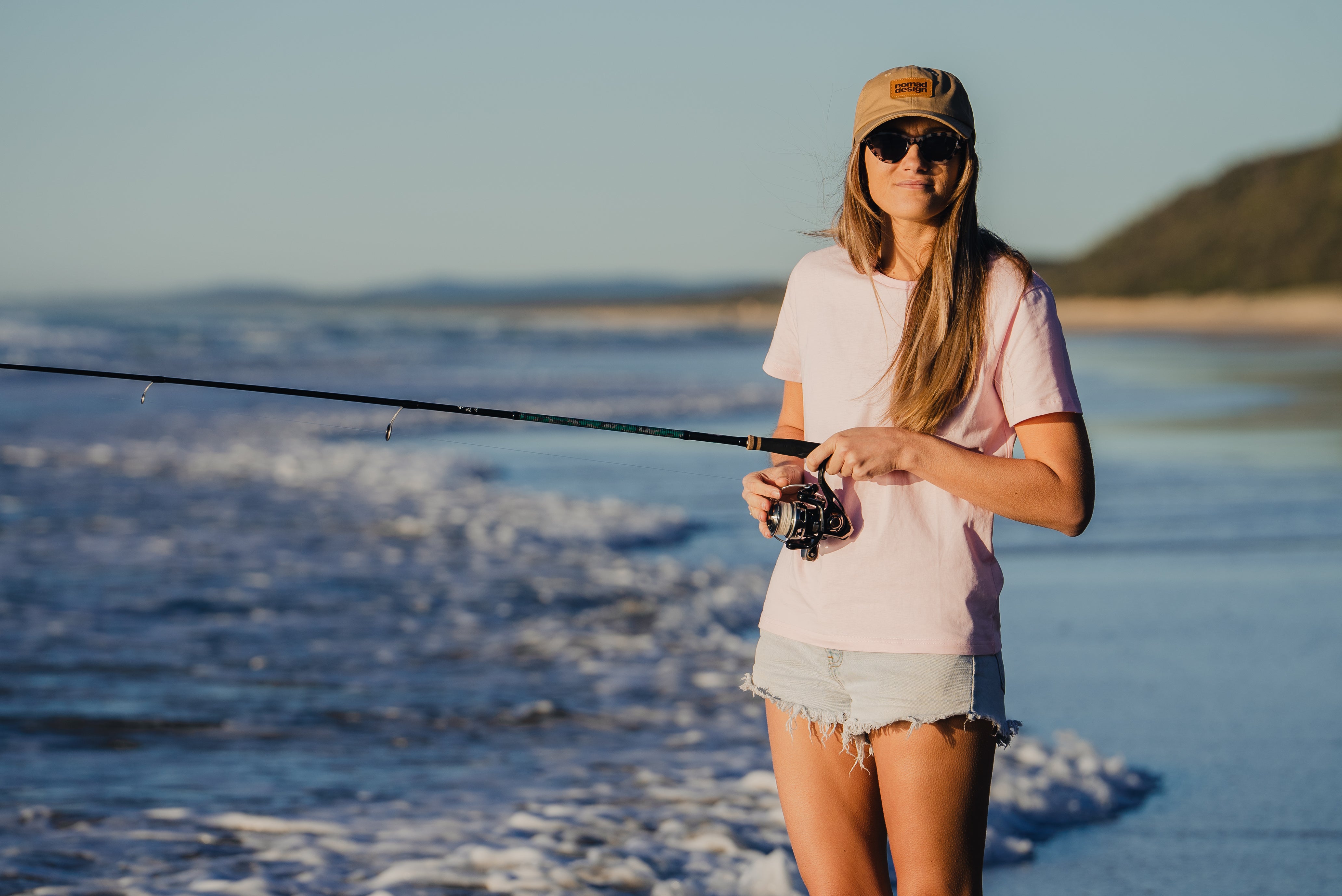 Women's Casual T-Shirt - Catch & Release Graphic Tee - Comfortable Cotton Shirt for Everyday Wear - Perfect for Outdoors, Fishing Trips & Relaxing Weekends