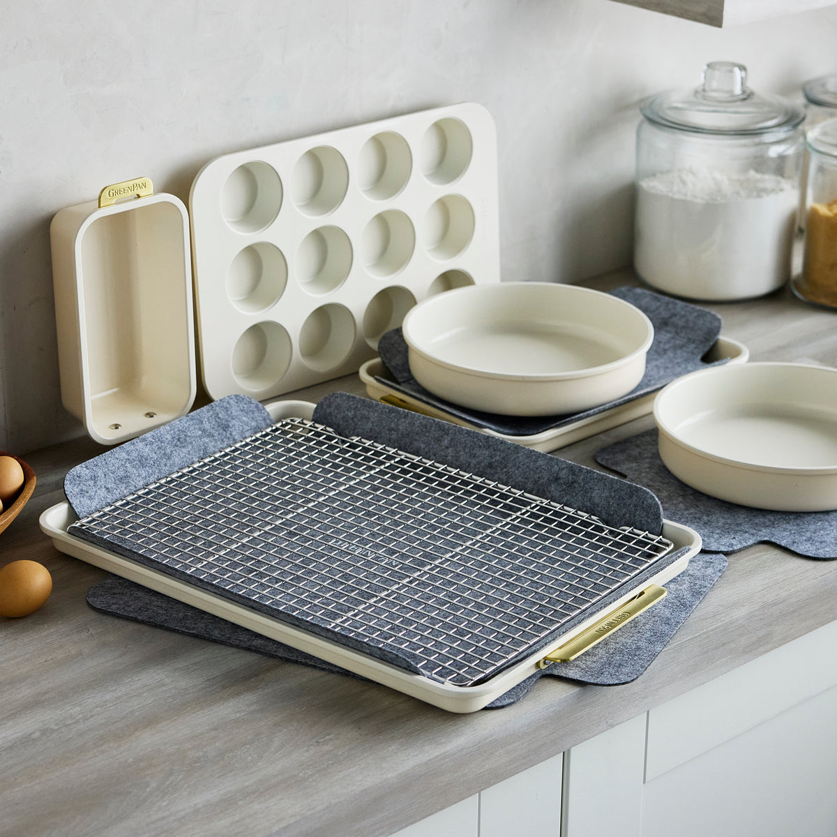 Premium Non-Stick Reserve Bakeware 7-Piece Set - Cream Color | Oven Safe Baking Pans for Cakes, Cookies, Bread & More | Perfect for Home Bakers & Professional Chefs
