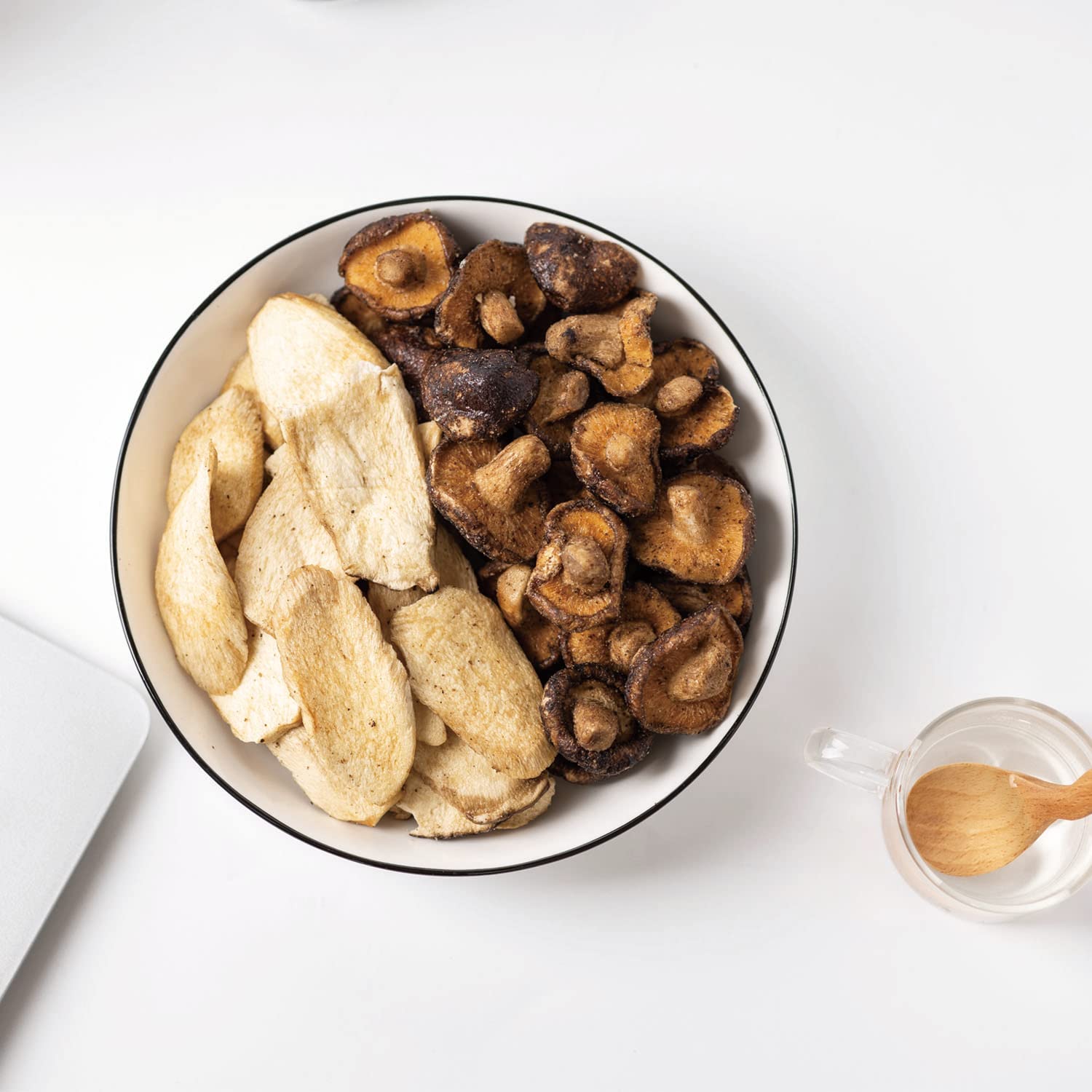 USDA Organic Dried Shiitake Mushrooms - Healthy Vegan Mushroom Chips Snack for Weight Loss & Keto Diet | Perfect for On-the-Go, Movie Nights & Camping Trips