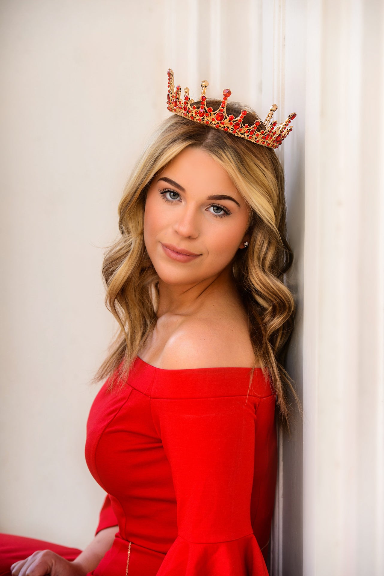 Royal Vintage Crown - Elegant & Regal Tiara for Weddings, Prom, Cosplay & Special Events | Perfect for Brides, Princess Themes & Costume Parties