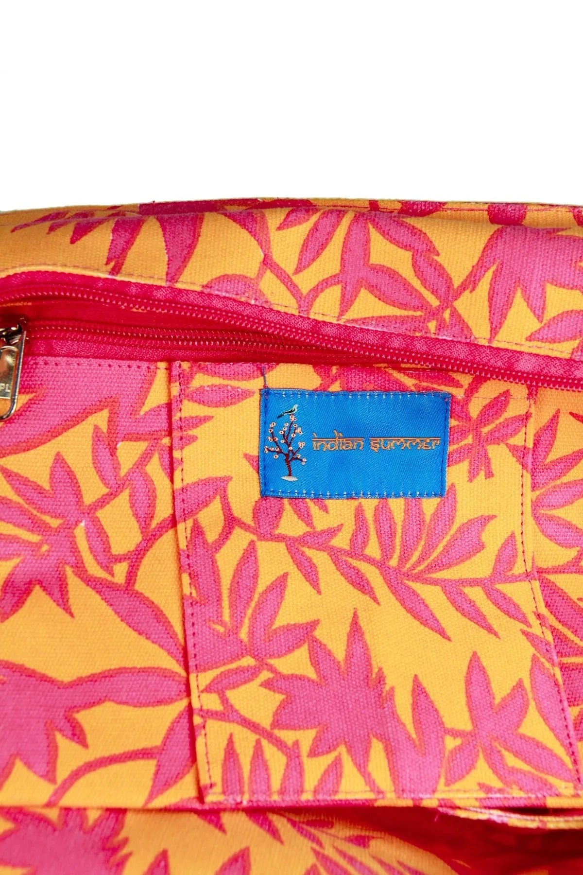 Stylish Coral Leaves Print Weekender Bag - Large Travel Duffel for Women & Men - Perfect for Weekend Getaways, Gym, Beach & Overnight Trips