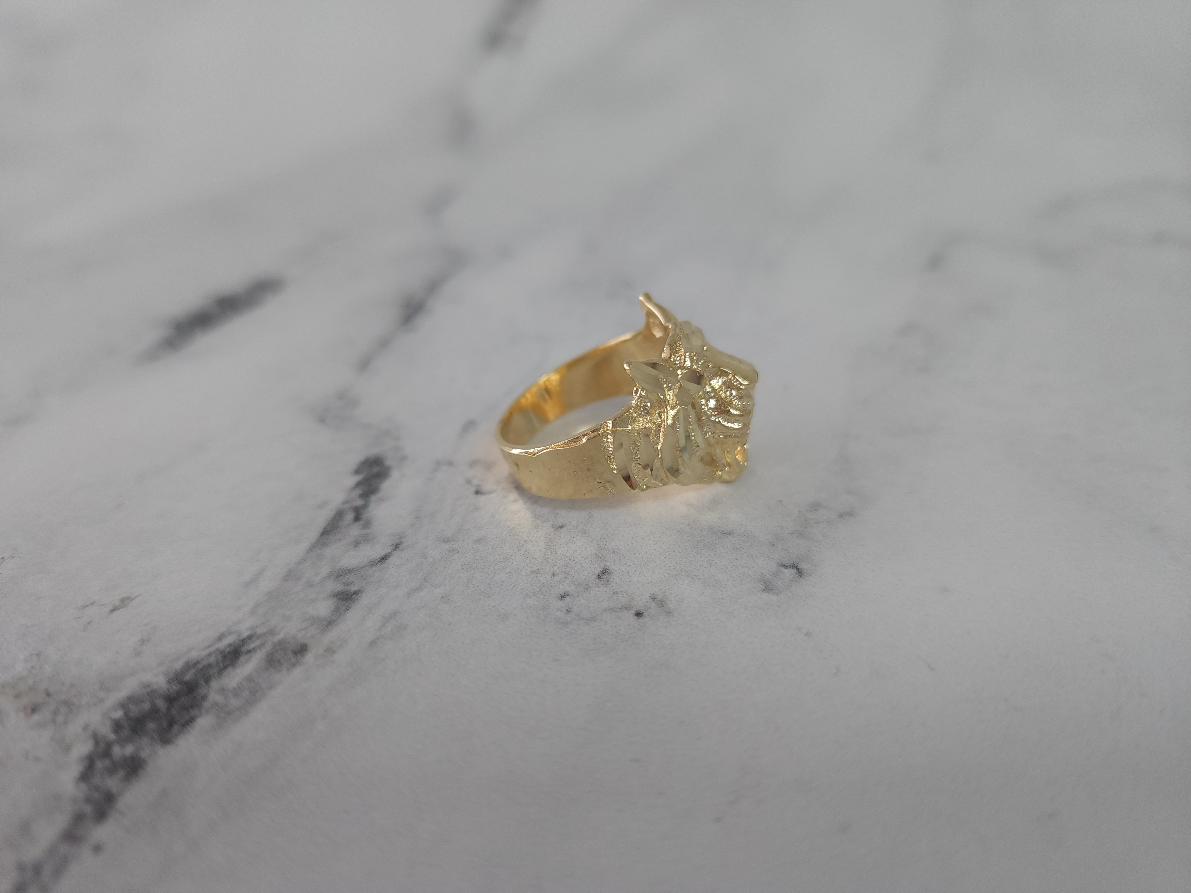 14k Yellow Gold Lion Ring with Diamond Cuts - Elegant Statement Jewelry for Men & Women, Perfect for Gifts, Weddings, and Special Occasions