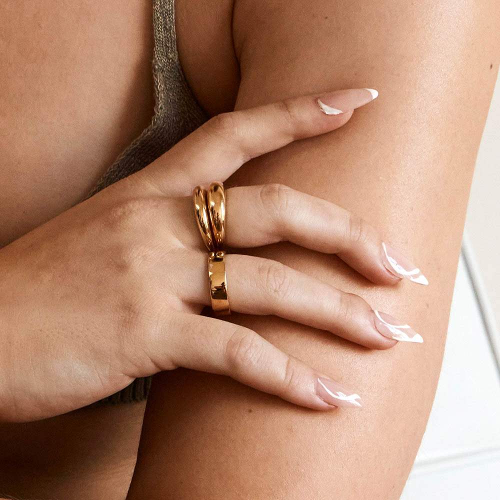 Elegant Gold Curve Dome Pinky Ring for Women - Perfect for Parties, Weddings & Everyday Fashion Accessories