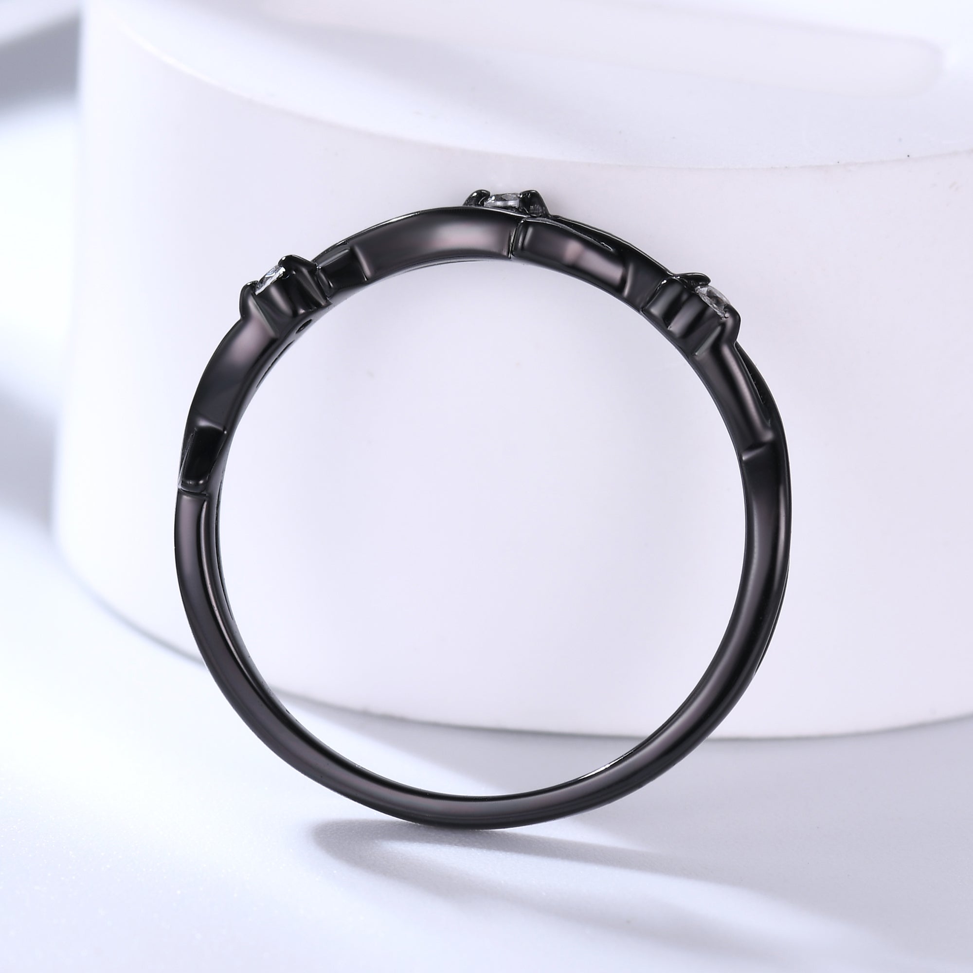 Diamond Black Gold Wedding Ring Twig Leaf Band - Elegant Nature-Inspired Wedding Band for Women & Men - Perfect for Engagement, Anniversary & Romantic Occasions