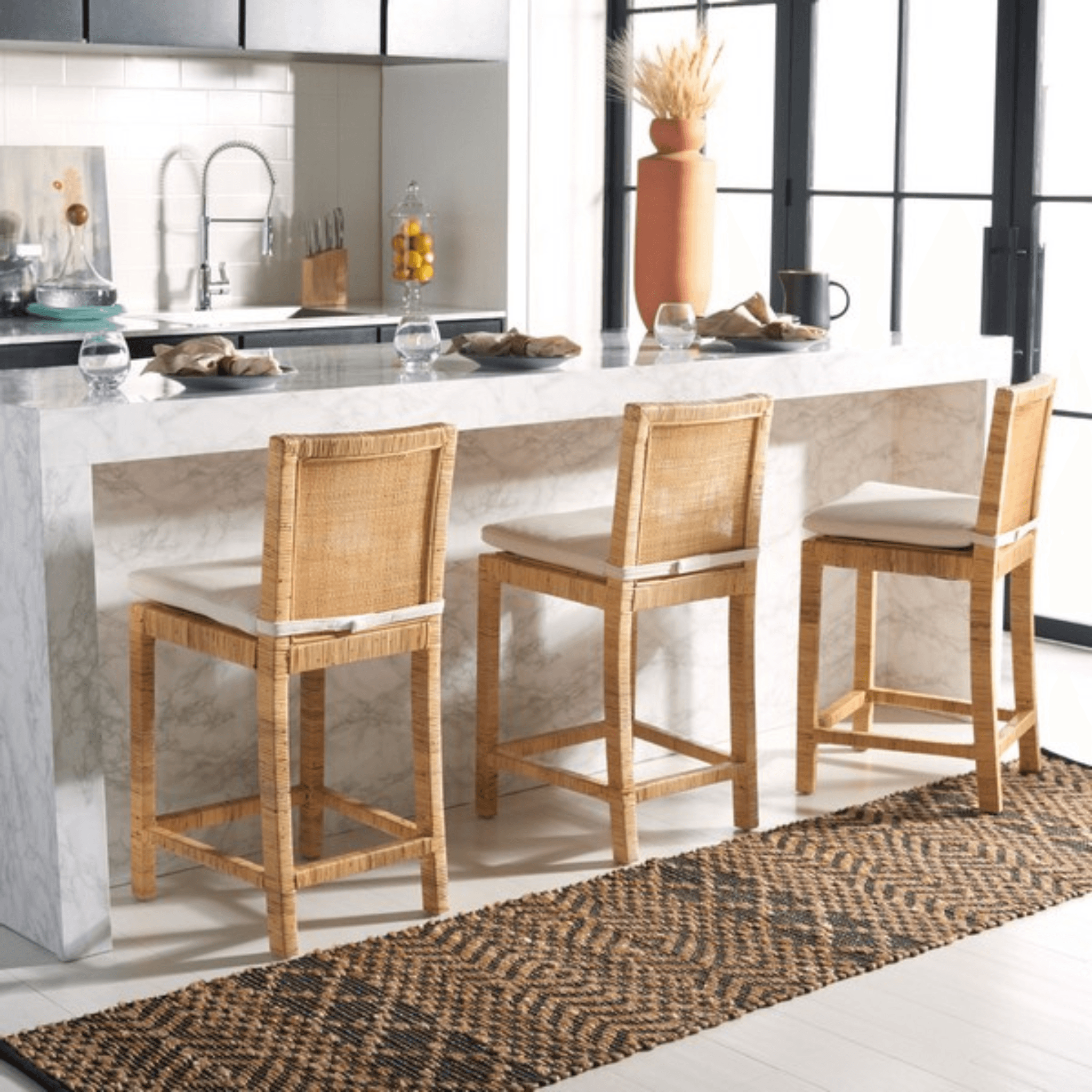 Comfortable Cane Counter Stool with Cushion - Rattan Bar Stool for Kitchen Island, Breakfast Nook & Dining Room - Adjustable Height & Stylish Home Decor