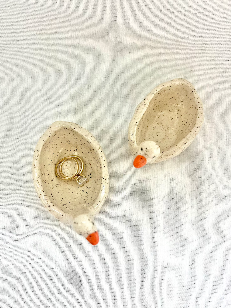 Handmade Ceramic Goose Ring Dish - Elegant Jewelry Holder for Rings, Earrings & Small Accessories | Perfect for Bathroom, Bedroom & Vanity Organizer