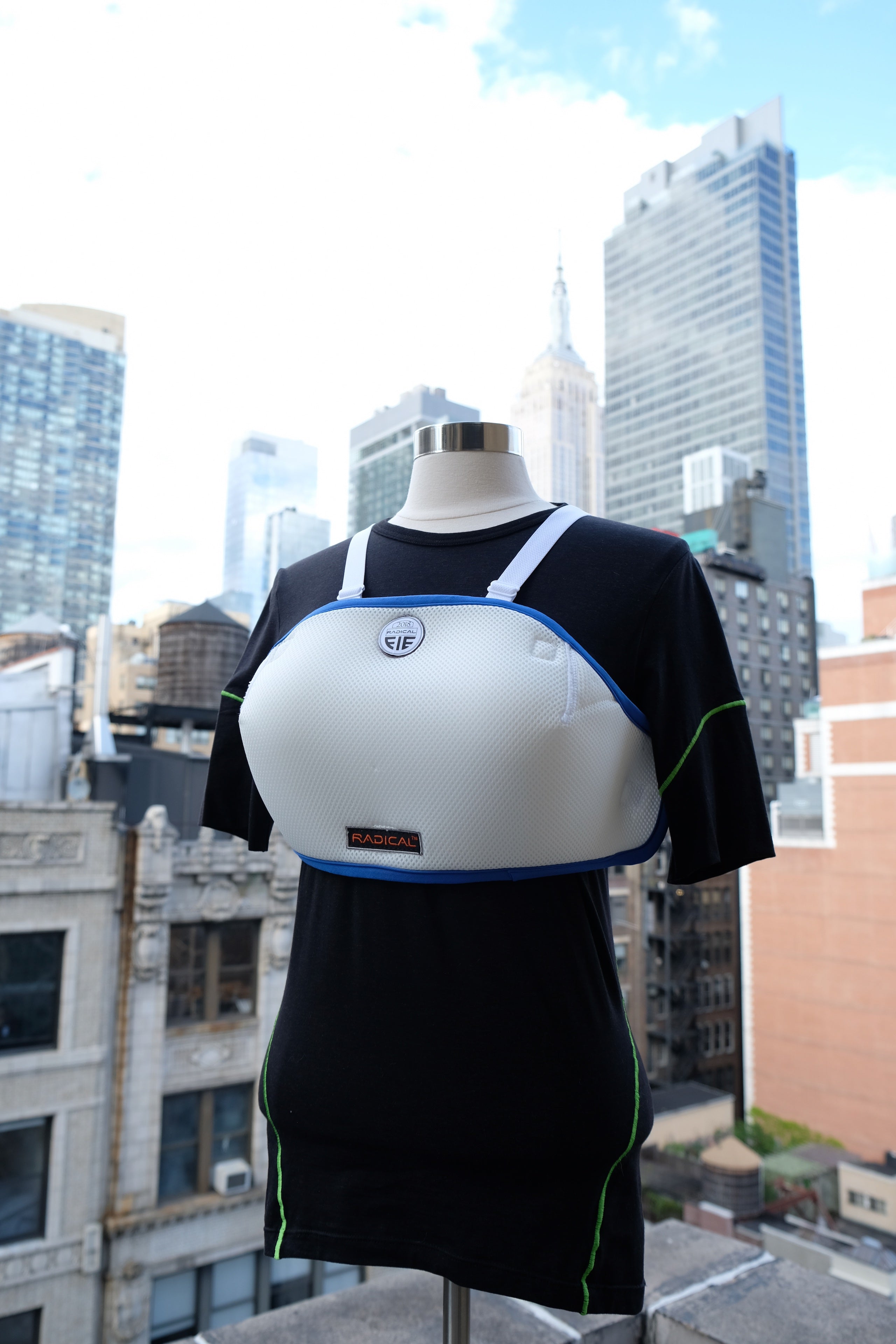 FIE Approved AEROLITE Soft Foil Shell Pad - Lightweight Fencing Chest Protector for Competition & Training - Perfect for Foil Fencers in Tournaments and Practice Sessions
