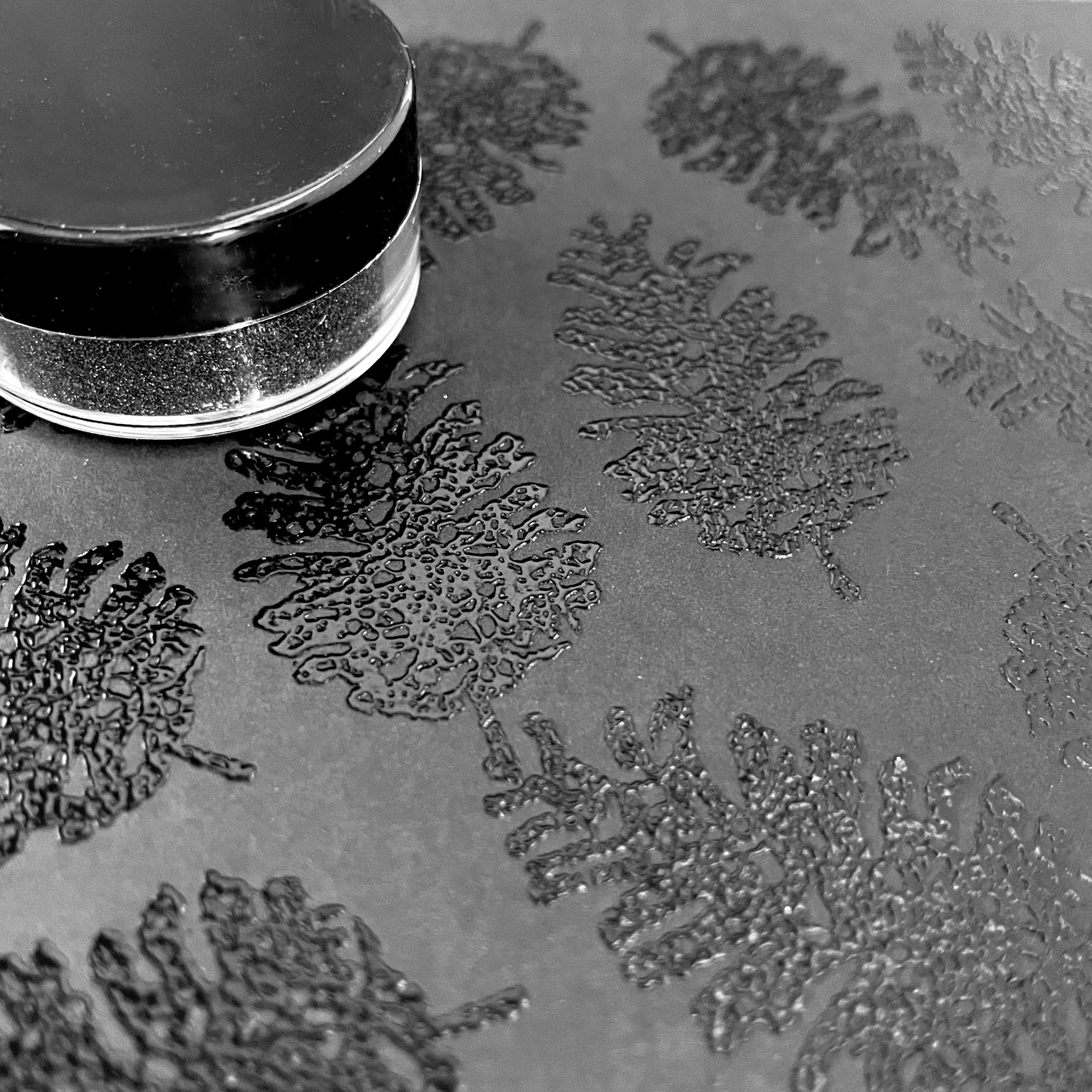 Premium Embossing Kit with Clear Embossing Pen, Embossing Powder & Ink Pad - 8x10ml for DIY Scrapbooking, Card Making & Paper Crafts