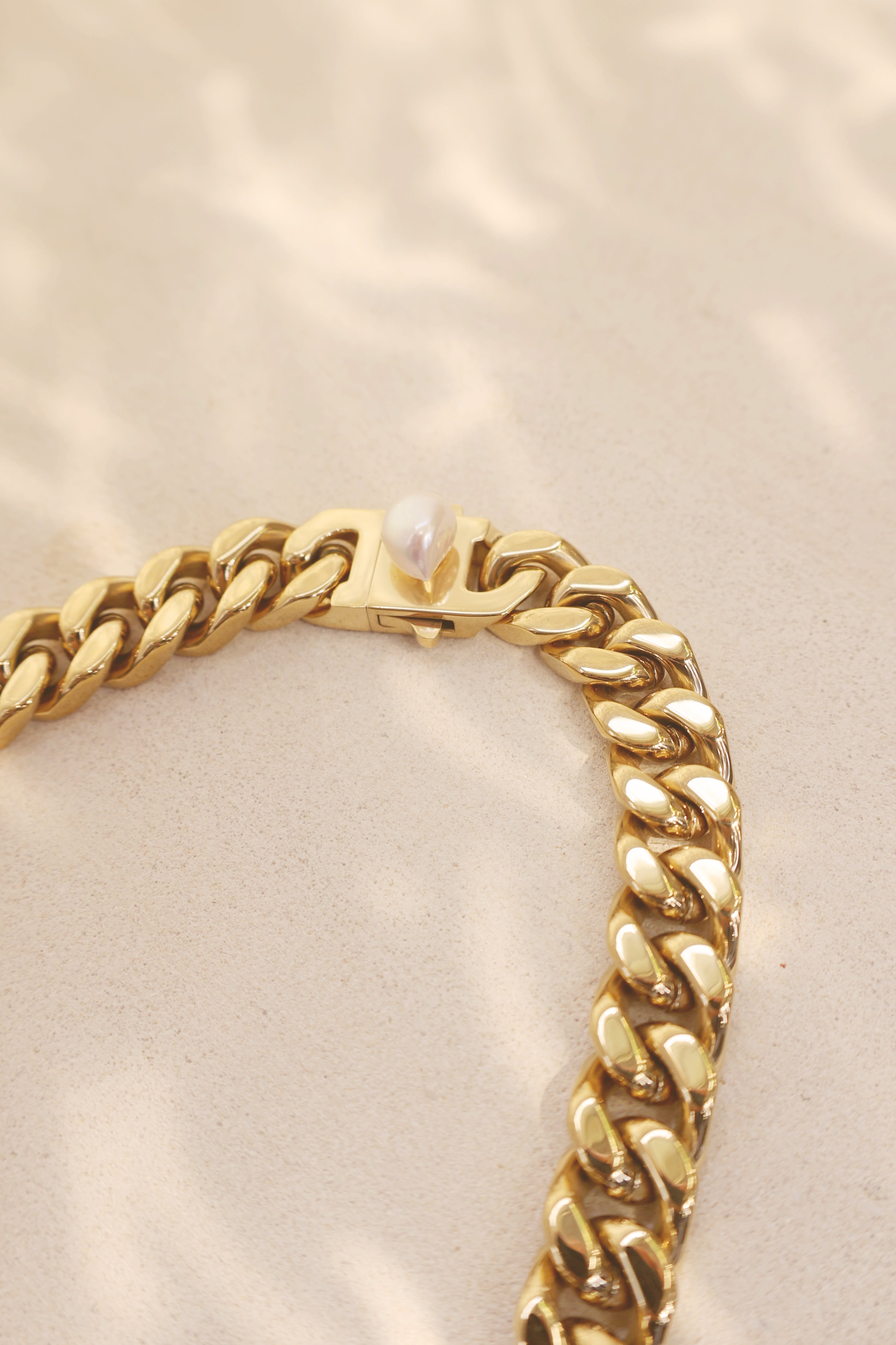 Romy Chunky Collar Necklace for Women - Trendy Statement Jewelry for Parties, Weddings & Date Nights
