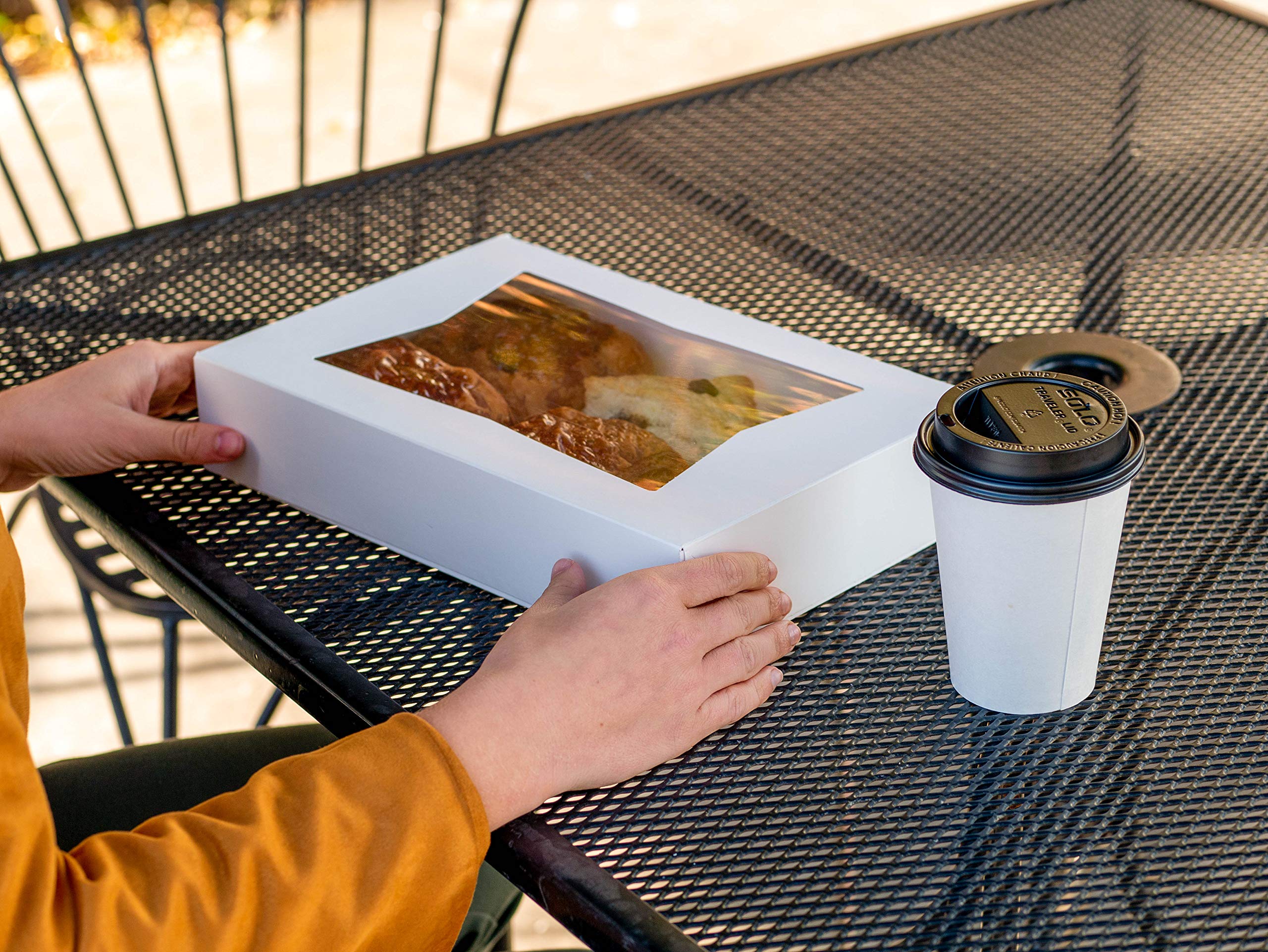 Southern Champion Tray 23133 White Paperboard Window Bakery Box - 19