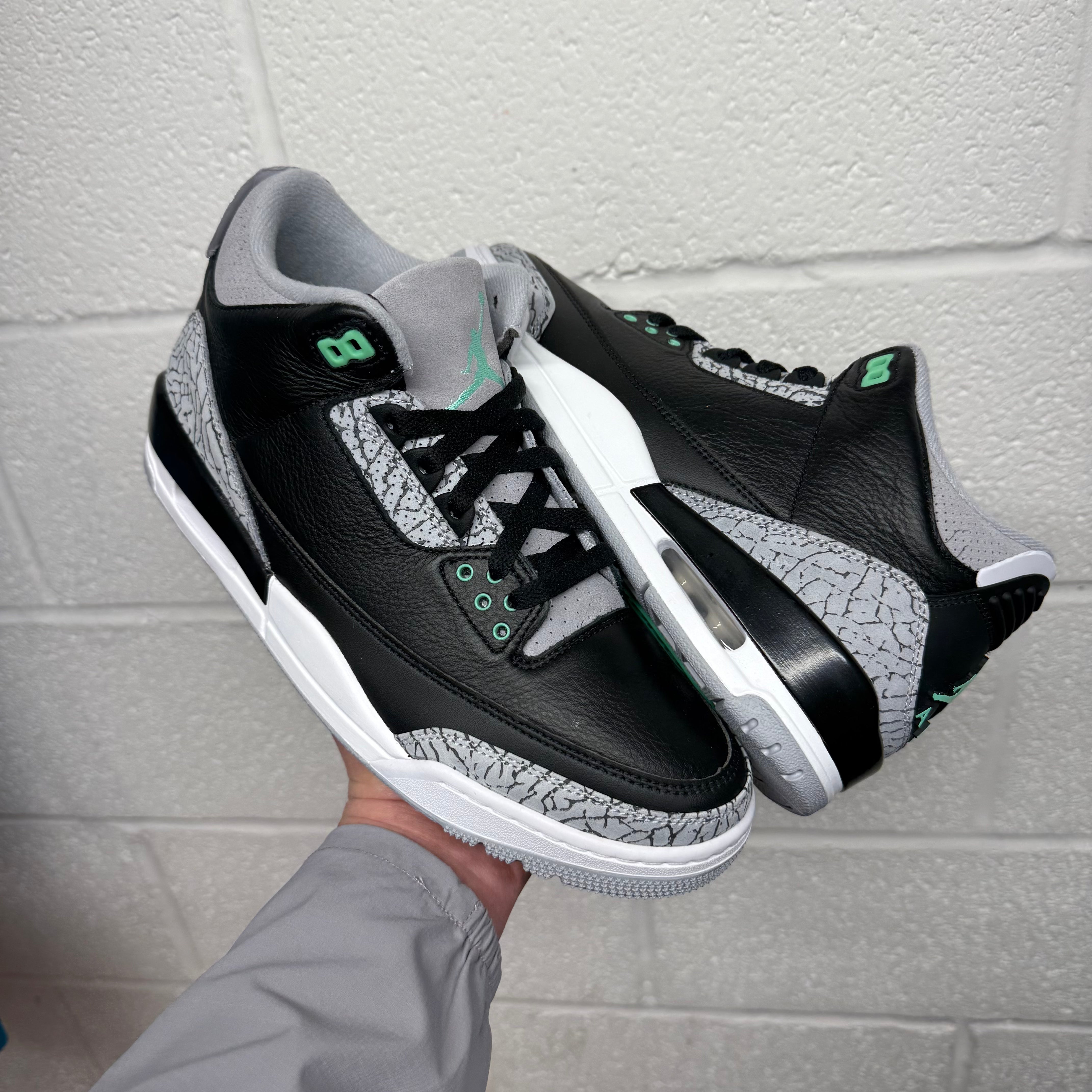 Authentic Air Jordan 3 Retro Sneakers - Men's Basketball Shoes for Style & Performance - Perfect for Streetwear, Casual Outfits & Sneaker Collectors