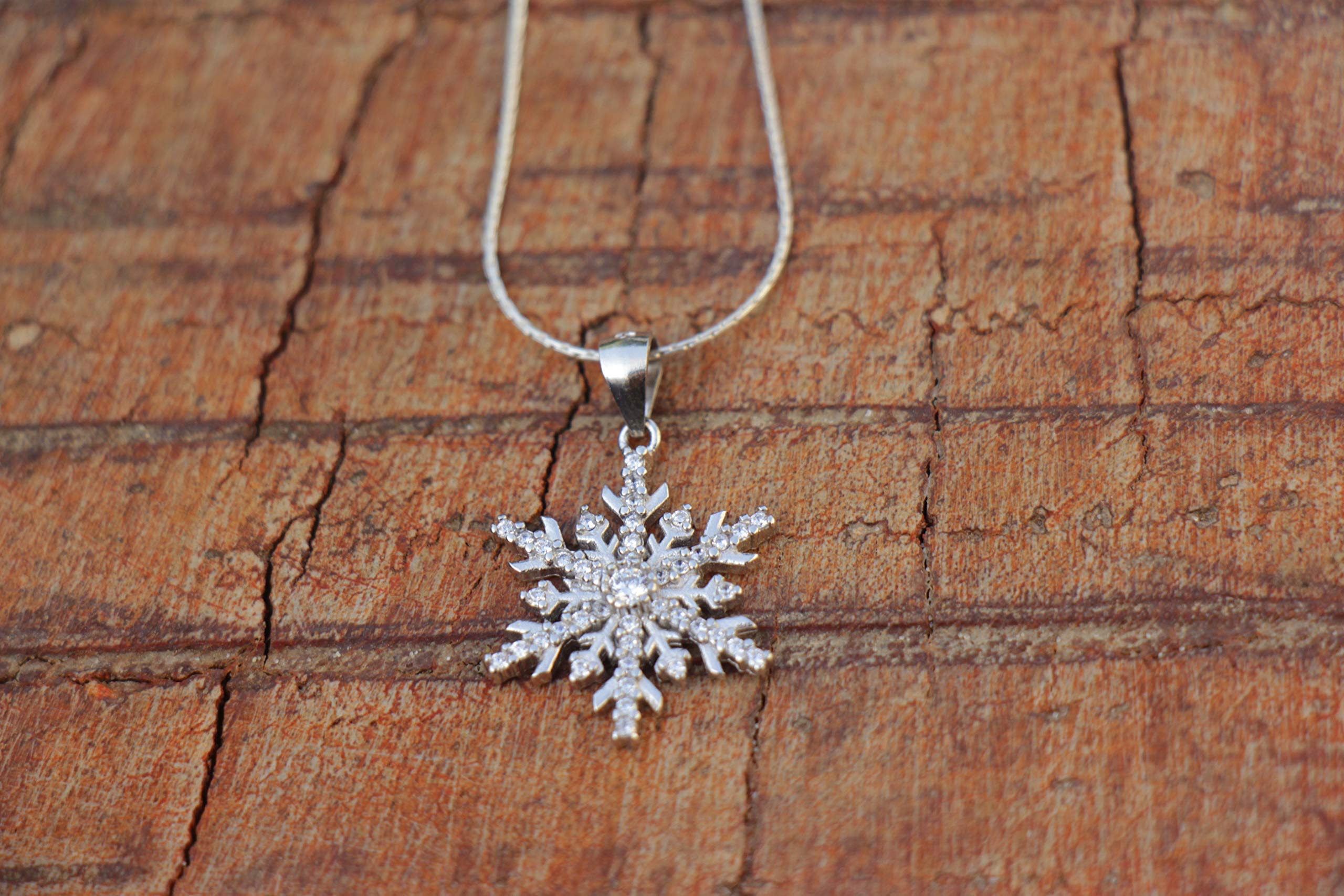 925 Sterling Silver Snowflake Pendant Necklace for Women - Elegant Winter Jewelry Gift for Wife, Bridal, Wedding & Anniversary - Perfect for Christmas, Birthday & Holiday Parties