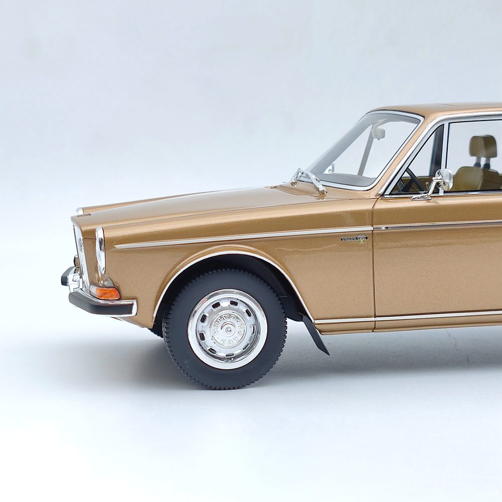 1/18 Scale Volvo 164 E 1972 Resin Model Car - Limited Edition Gold Collectible Toy for Adults, Perfect for Display, Gifts & Car Enthusiasts Collections