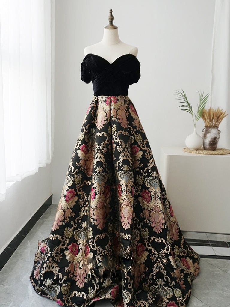 Elegant A-Line Sweetheart Neck Satin Black Long Prom Dress - Formal Evening Gown for Homecoming, Ball & Special Occasions
