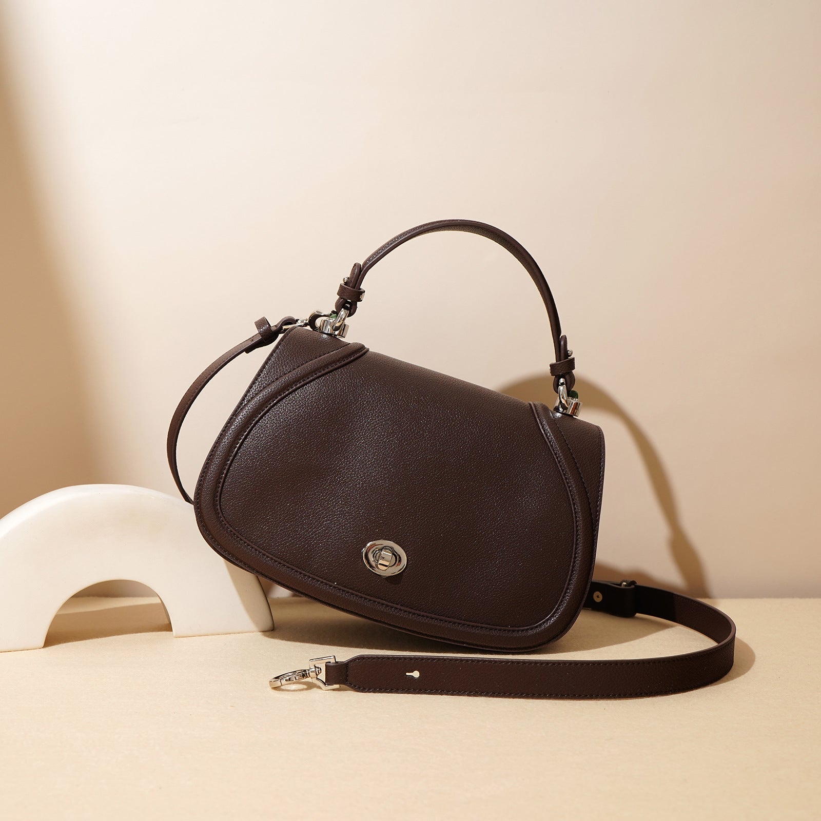 Stylish Curved Flap Saddle Bag for Women - Vintage Leather Crossbody Purse with Adjustable Strap | Perfect for Everyday Use, Travel & Casual Outings