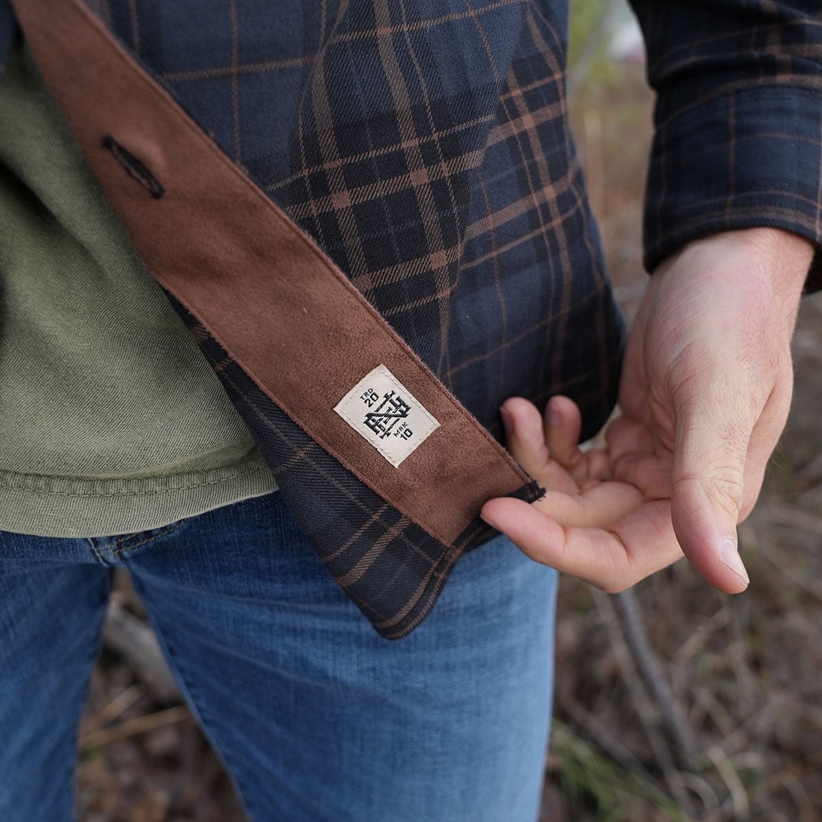 Premium Midweight Forever Flannel Shirt in Navy Blue - Comfortable & Durable for Outdoor Adventures & Casual Wear