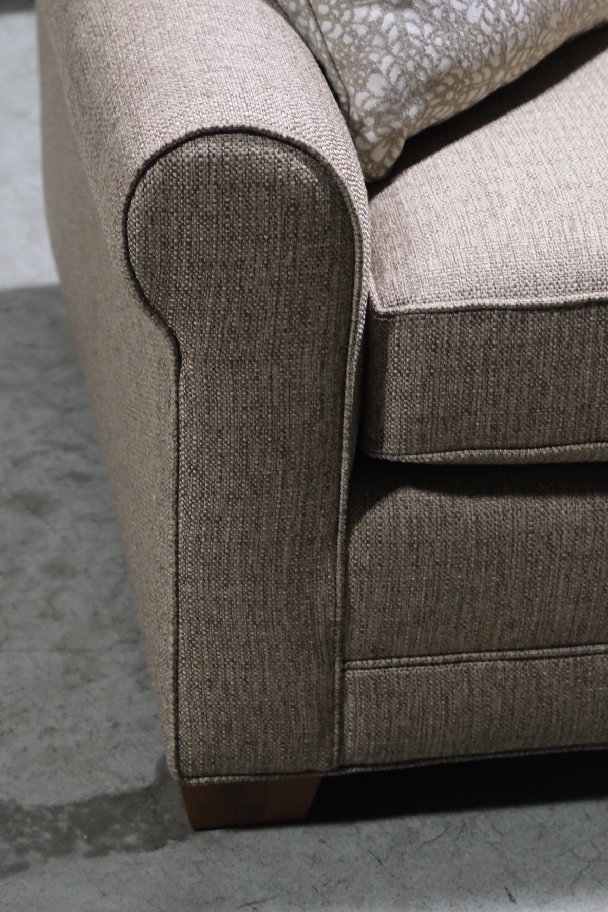 Temple Tailor Made 6600 Sock Arm Sectional Sofa - Premium Showroom Quality for Living Room & Home Theater Comfort