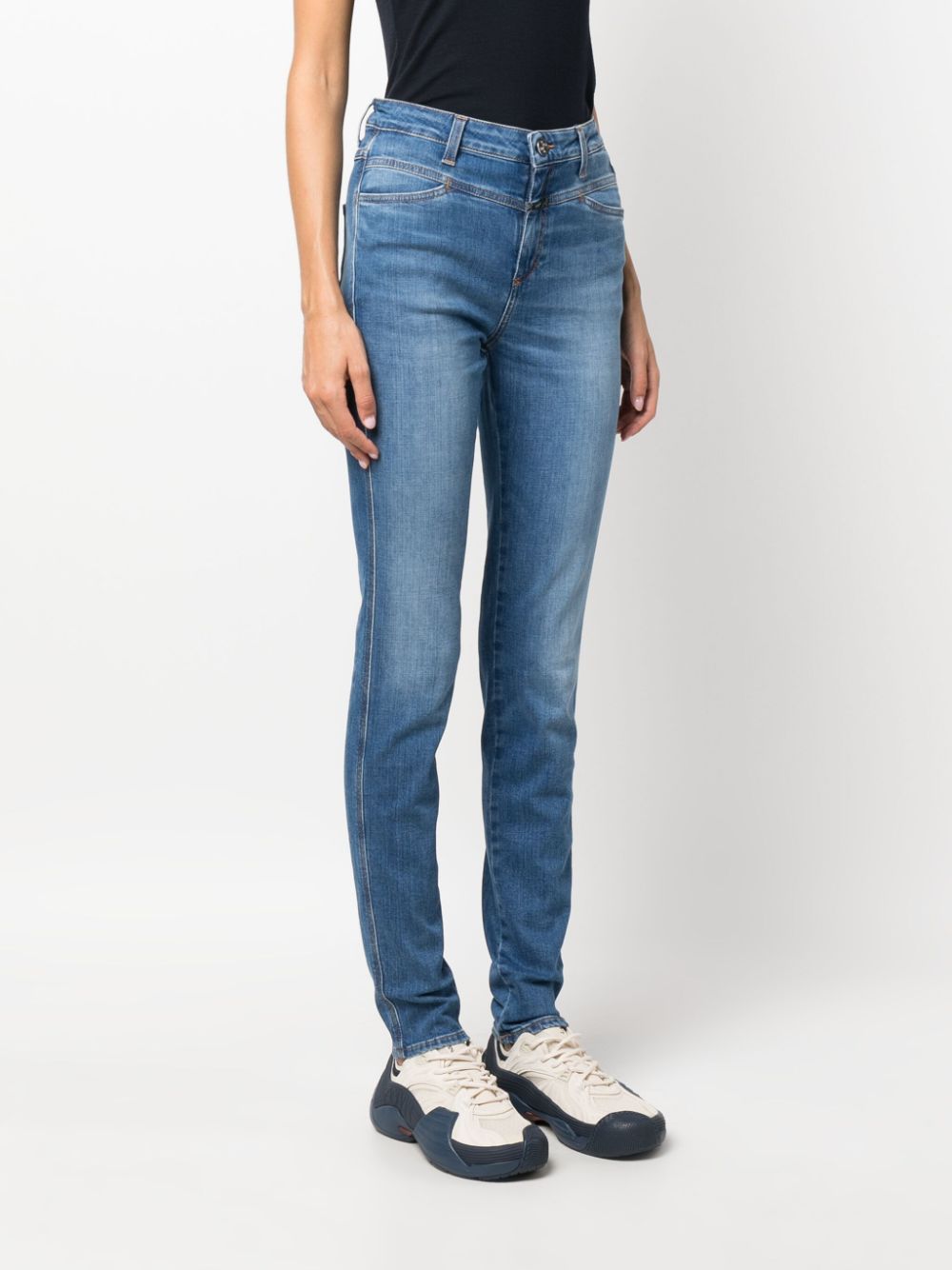 Stylish Closed Jeans in Light Denim - Perfect for Casual Outfits & Everyday Wear