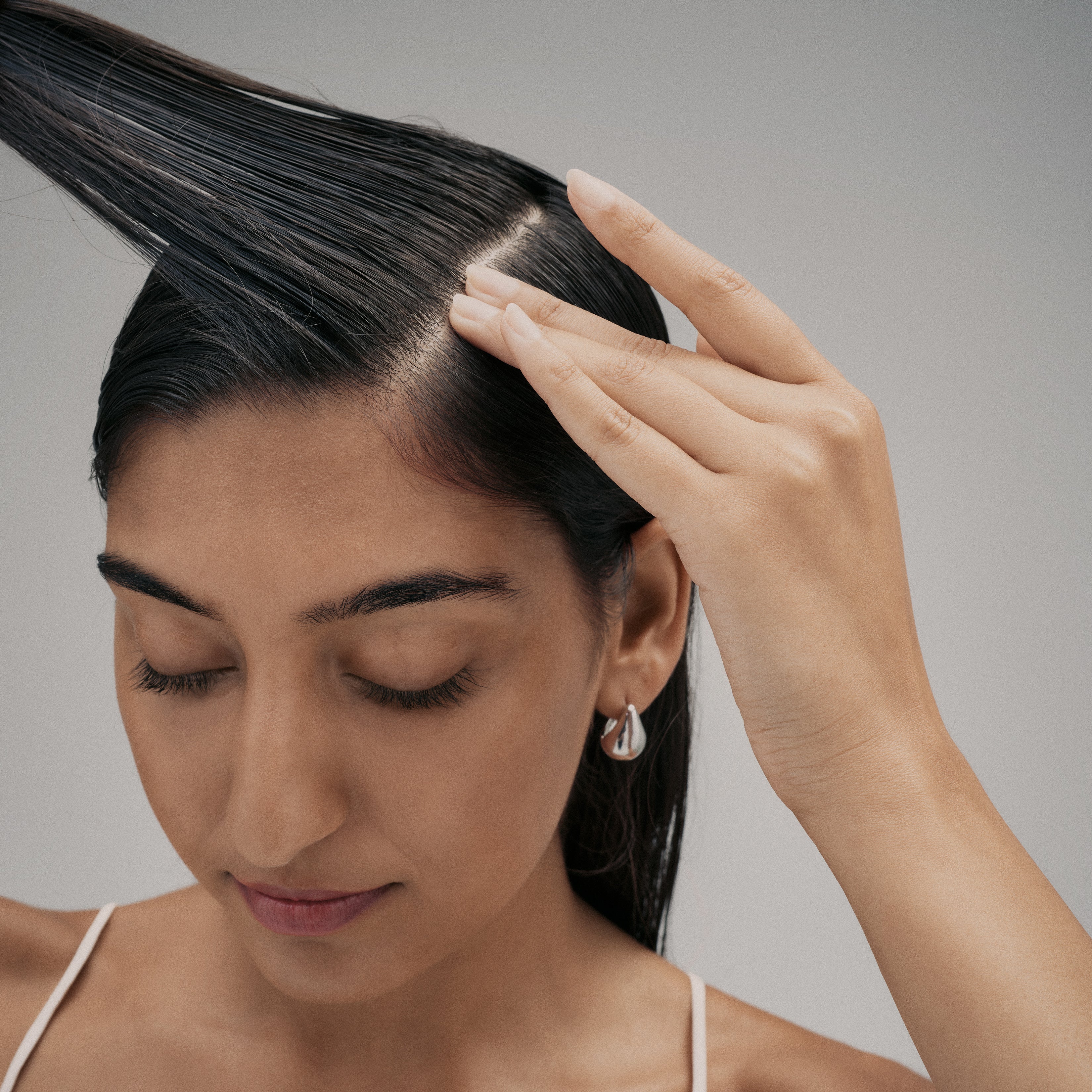 Soothing Scalp Serum for Dry & Itchy Scalp - Natural Hair Growth Treatment with Organic Ingredients - Perfect for Daily Use & Relaxing Scalp Massage