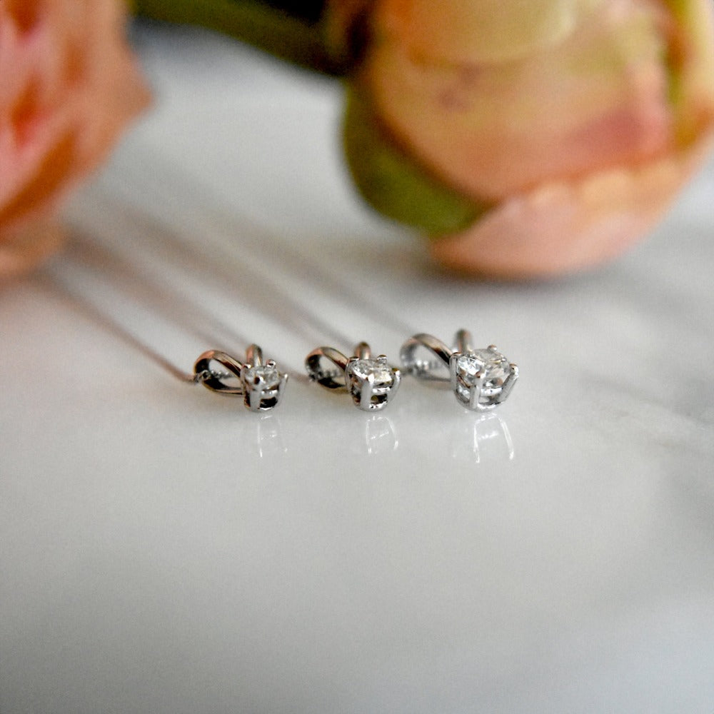 Exquisite Diamond Solitaire Necklace for Women - 14K White Gold Pendant Jewelry Gift for Anniversary, Valentine's Day & Special Occasions - Perfect for Weddings, Date Nights & Elegant Evening Events