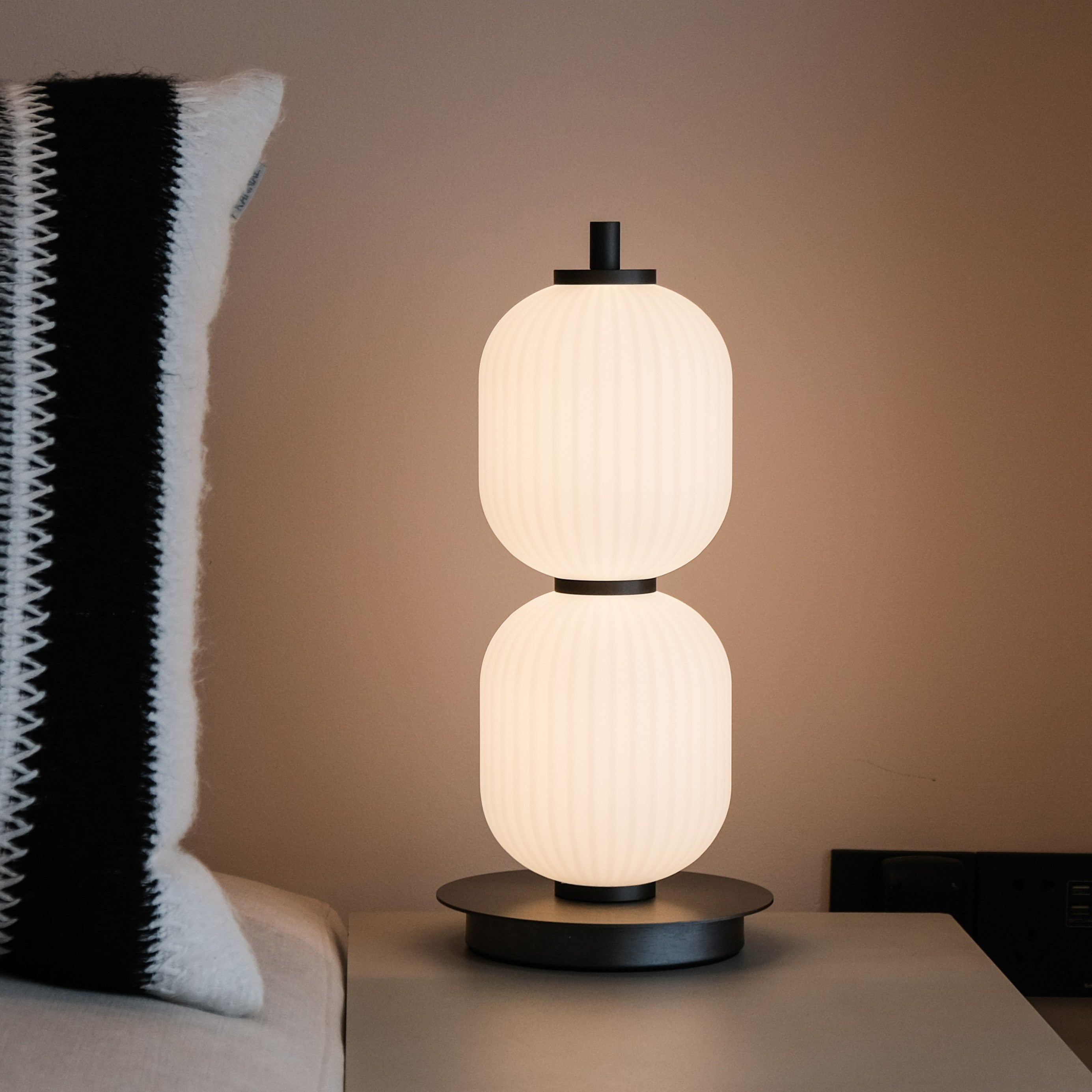 Modern Collier Table Lamp - Adjustable LED Desk Light for Home Office, Bedroom & Study - Warm White & Cool White Light Modes for Reading, Working & Relaxing