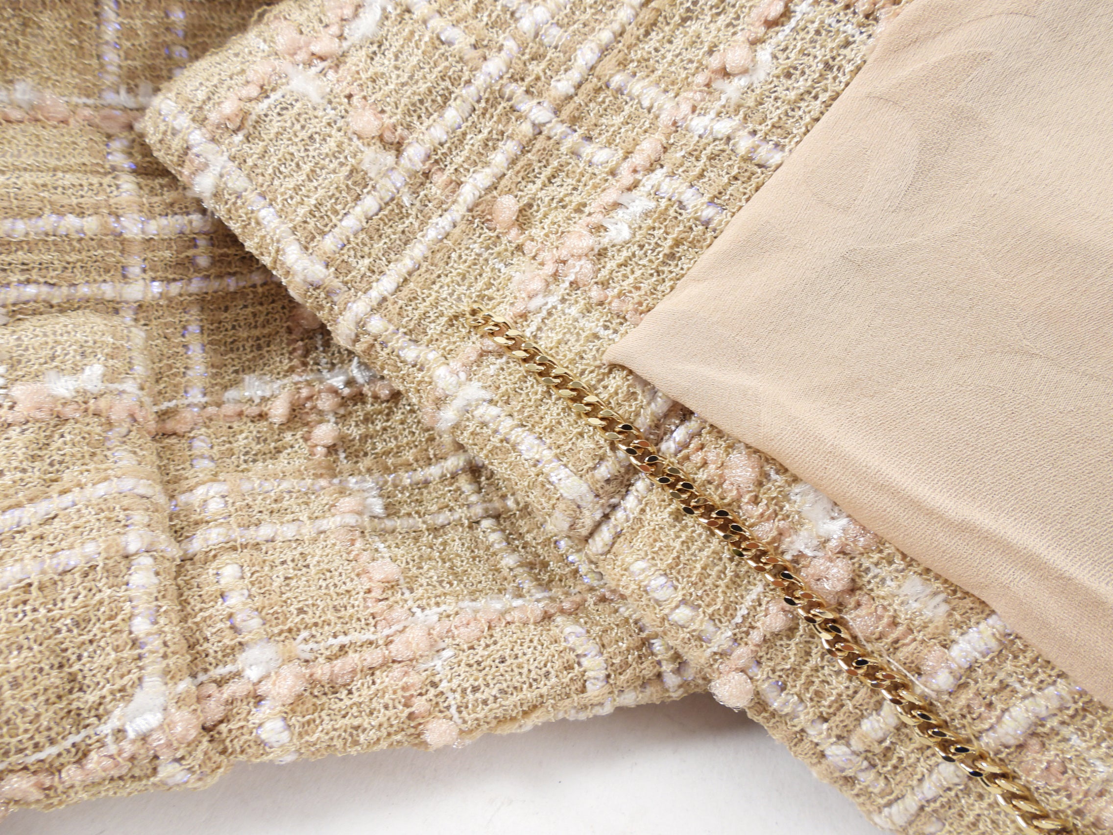 Chanel Spring 2019 Beige & Ecru Iridescent Tweed Blazer Jacket Women's Size FR42 (US 10) - Elegant Office Wear & Special Occasion Outfit