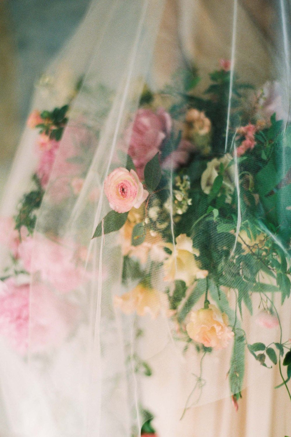 Ivory Heirloom Blusher Sheer Firm Silk Tulle Wedding Veil - Perfect for Bridal Ceremonies, Photos & Special Occasions