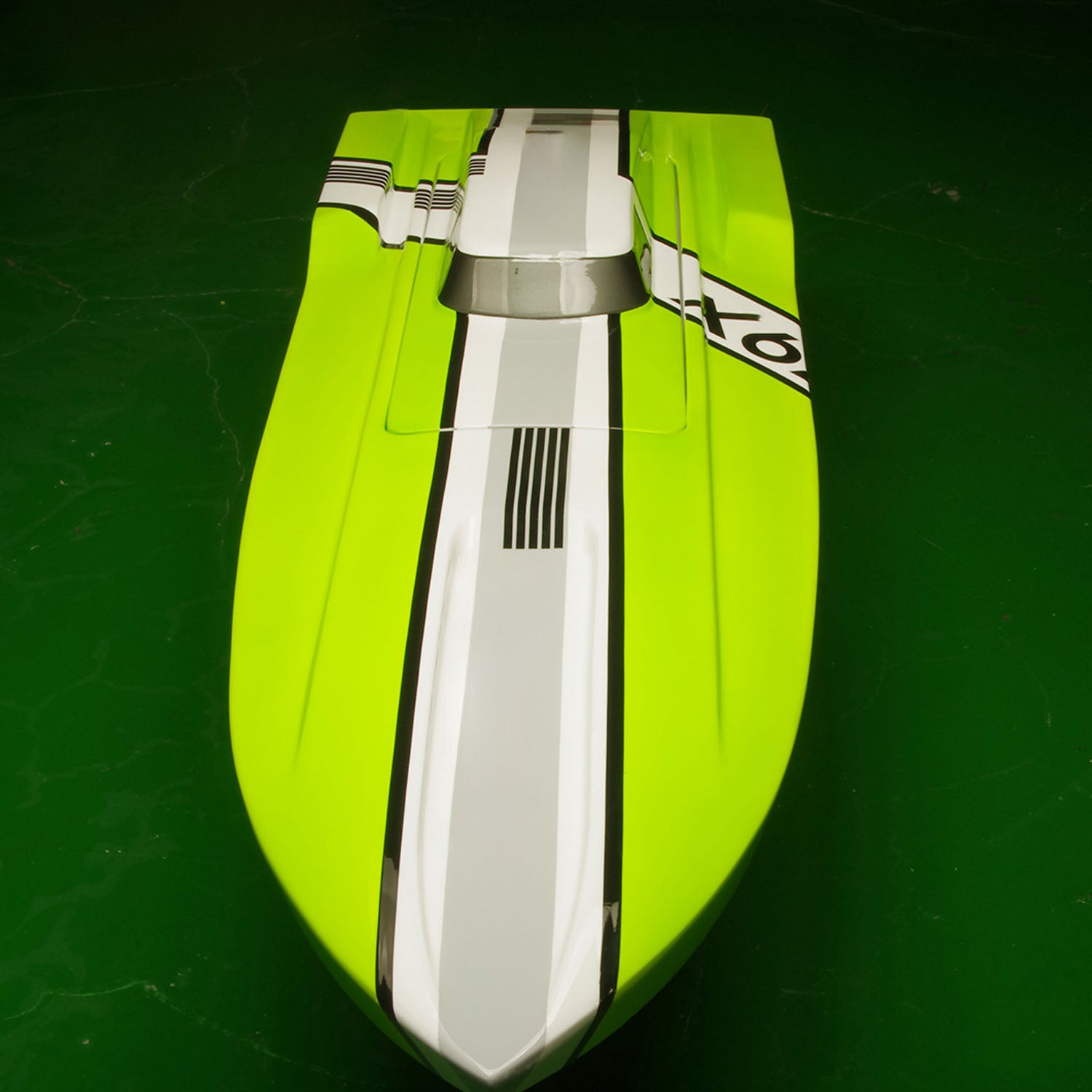 DTRC X79 Kevlar RC Boat Hull for High Speed Racing - DIY Remote Control Model Ship Kit (Advanced Level) - Perfect for Competitive RC Boat Racing and Professional Hobbyists