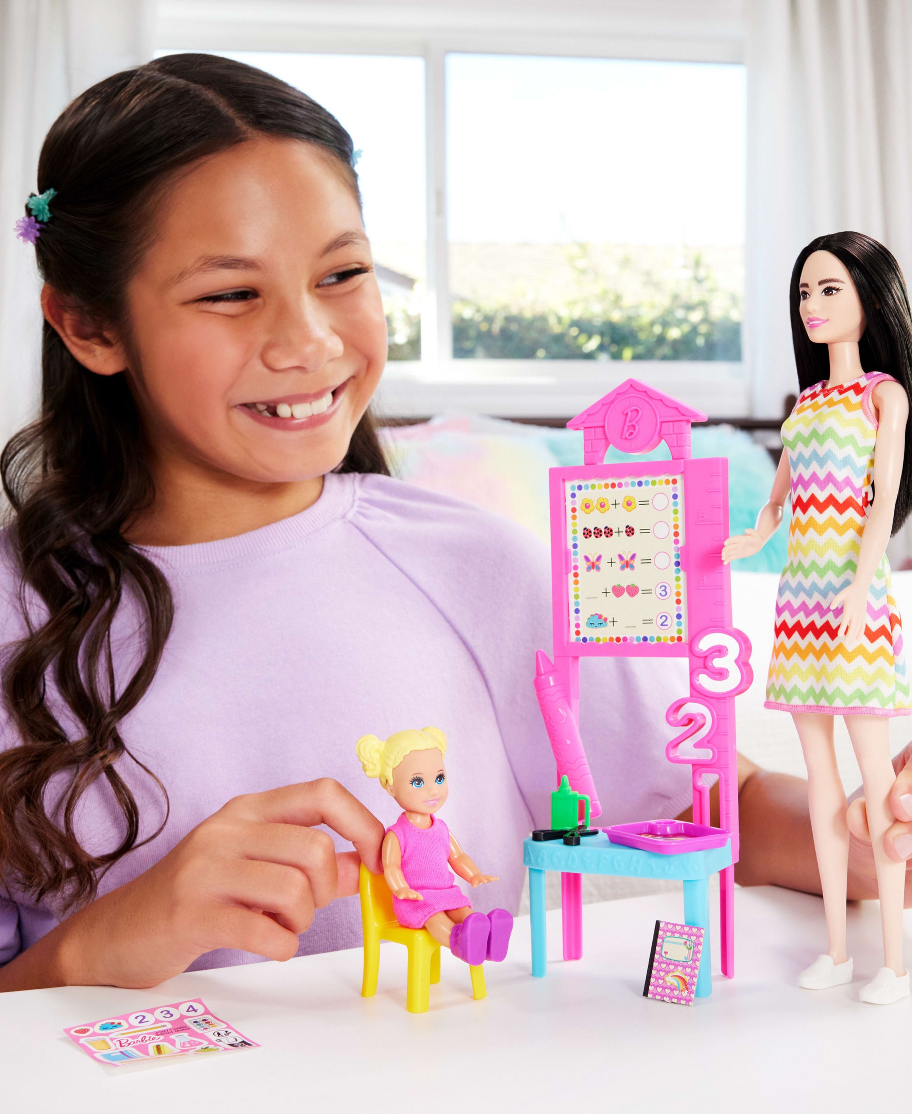 Barbie Teacher Doll Set with Blonde Fashion Doll, Toddler Student & Classroom Accessories - Perfect for Pretend Play, School Role Play & Educational Toys for Kids