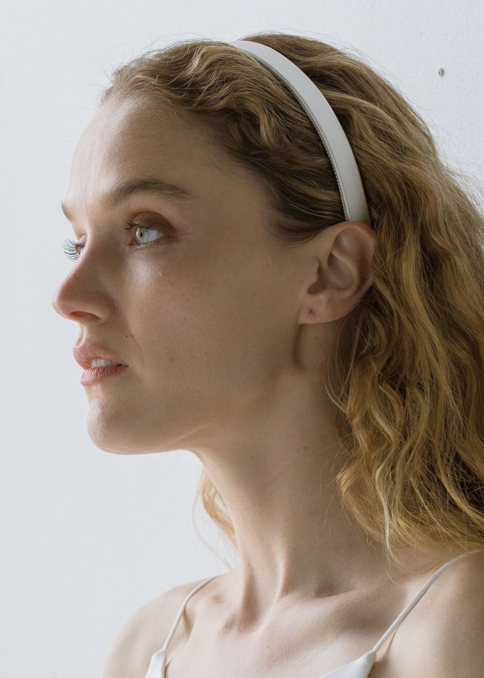 Lucy Headband - Soft Cream Hair Band for Women & Girls - Perfect for Yoga, Workouts, and Everyday Wear