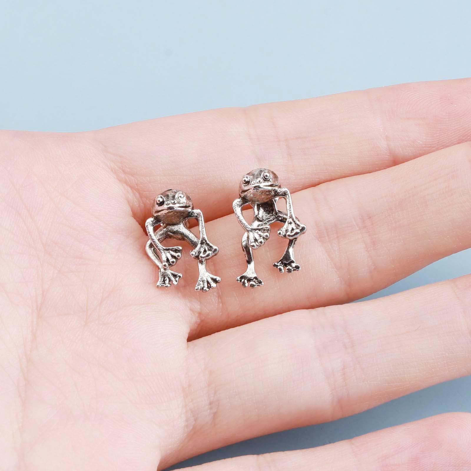 3D Punk Frog Earrings for Women - Small Silver Animal Stud Earrings | Unique Punk Jewelry for Girls & Women | Perfect for Casual Wear, Parties & Gifts