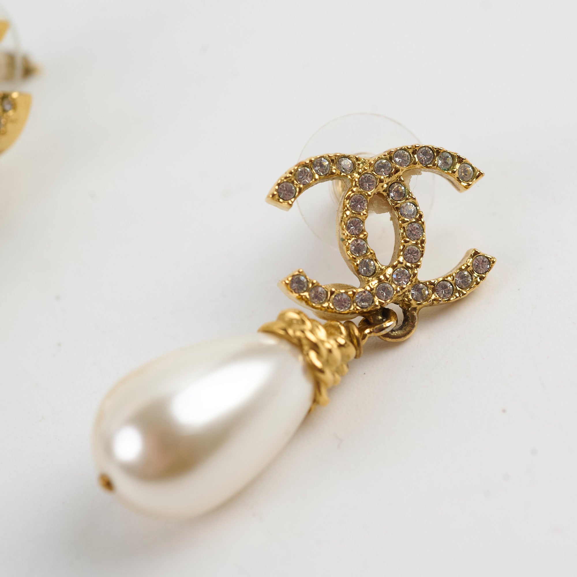 Chanel CC Logo Pearl Drop Earrings - Fashion Costume Jewelry for Women | Elegant Party, Wedding & Evening Wear Accessories