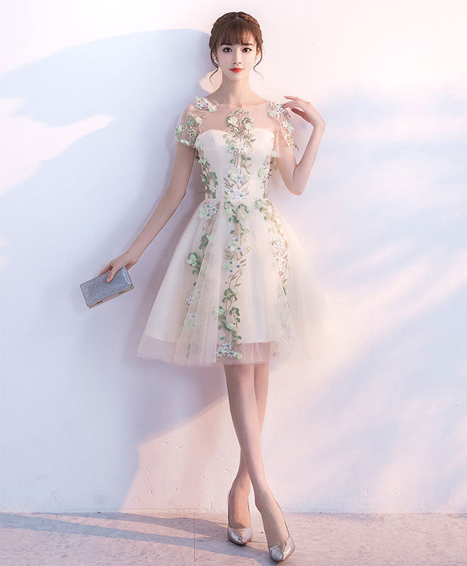 Elegant Champagne Tulle Lace Applique Short Prom Dress for Homecoming, Party, and Special Occasions - Perfect for Dances, Weddings, and Formal Events