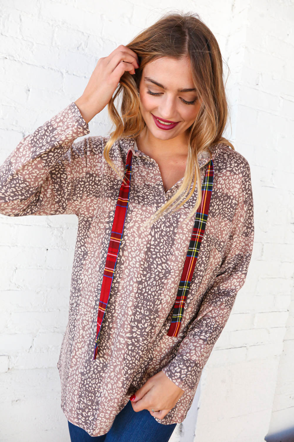 Beige Striped Animal Print Drawstring Hoodie for Women - Cozy Pullover Sweatshirt with Kangaroo Pocket | Casual Streetwear, Loungewear & Outdoor Activities