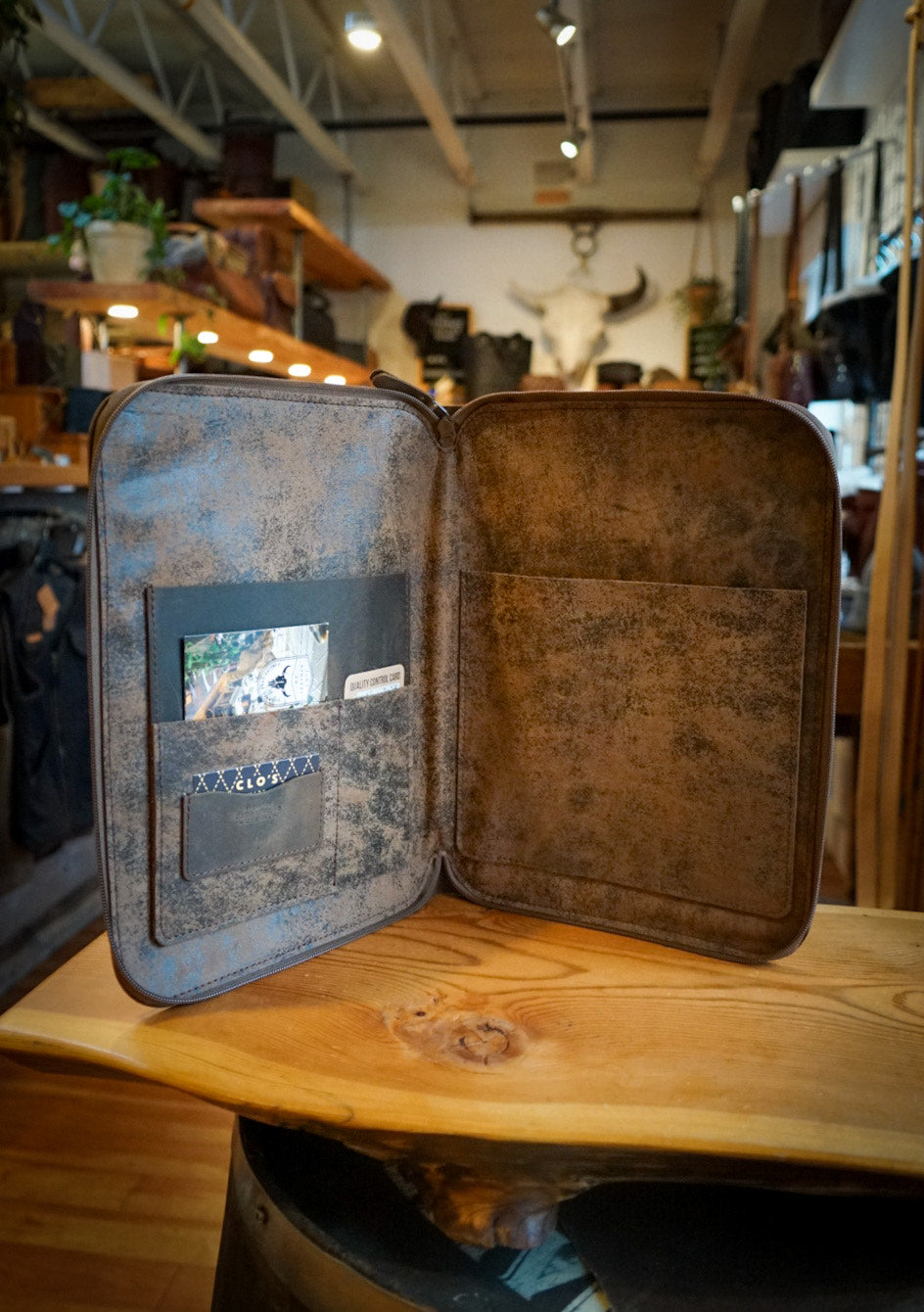 Professional Two-Tone Padfolio in Rebel Rust & Vintage Brown - Perfect for Business Meetings, Presentations, and Office Organization