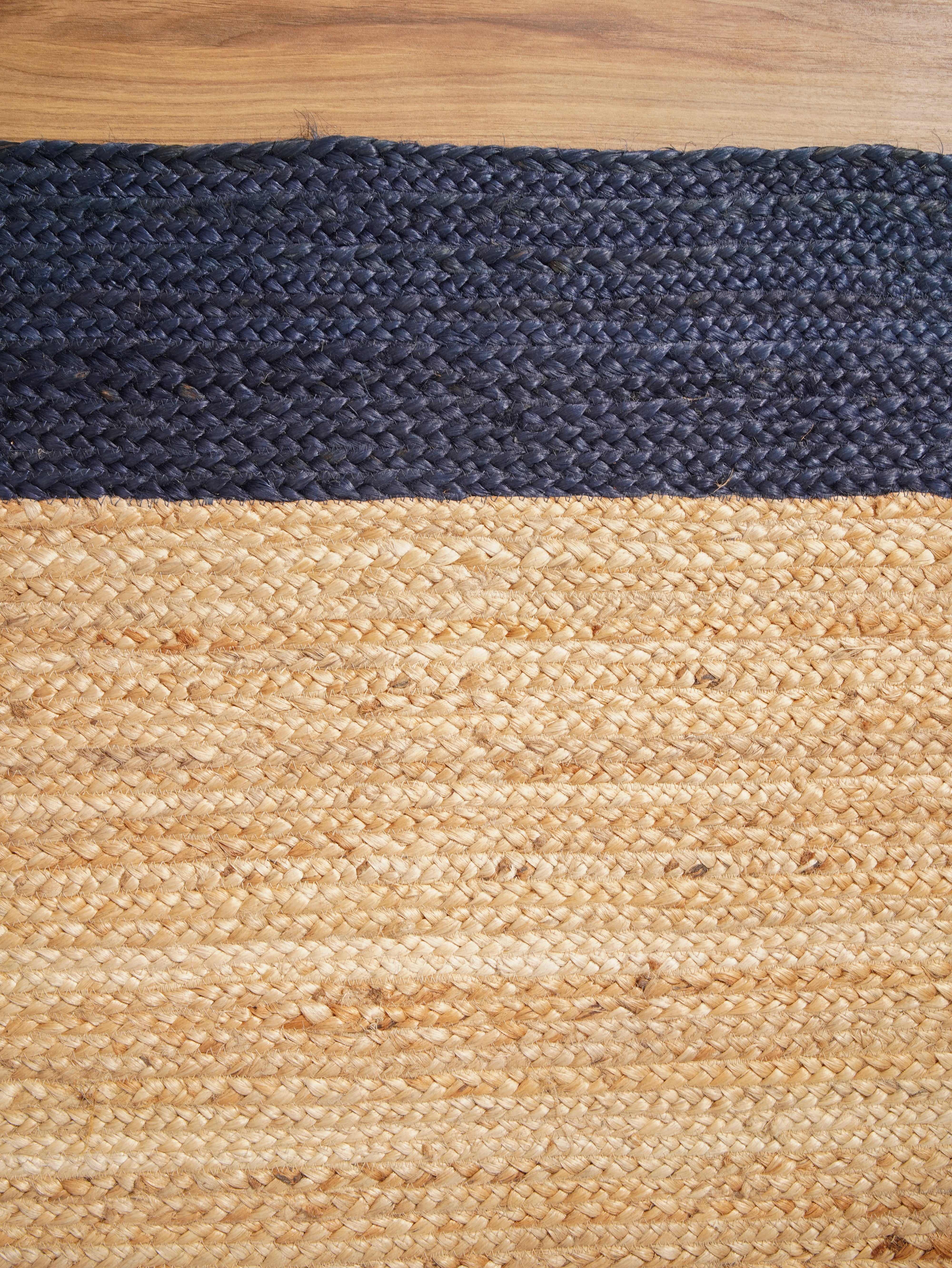 Handwoven Jute Braided Area Rug - Natural Eco-Friendly Floor Mat for Living Room, Bedroom, or Patio Decor