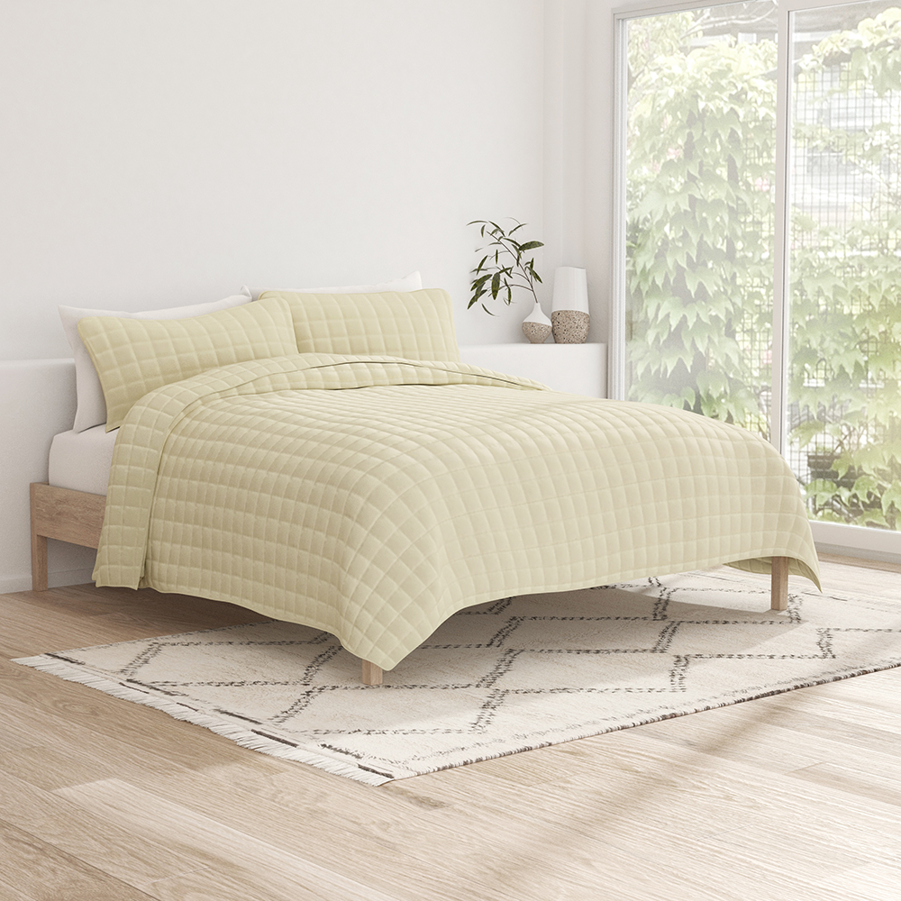 3 Piece Square Quilted Coverlet Set - Queen Size Bedding, Lightweight All-Season Comforter with Matching Pillow Shams - Perfect for Guest Rooms, Master Bedrooms & Cozy Home Decor