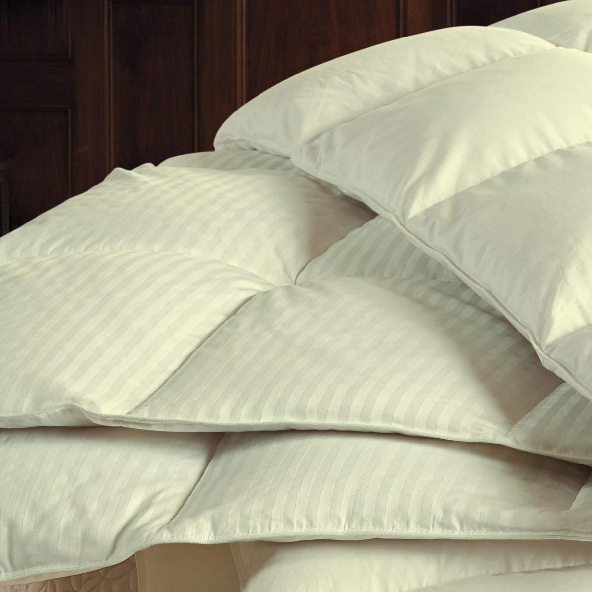Premium 650 Thread Count Egyptian Cotton Comforter - 1pc Box Stitched Design with 100 GSM Microfiber Fill - Queen/Olympic Queen Size (86