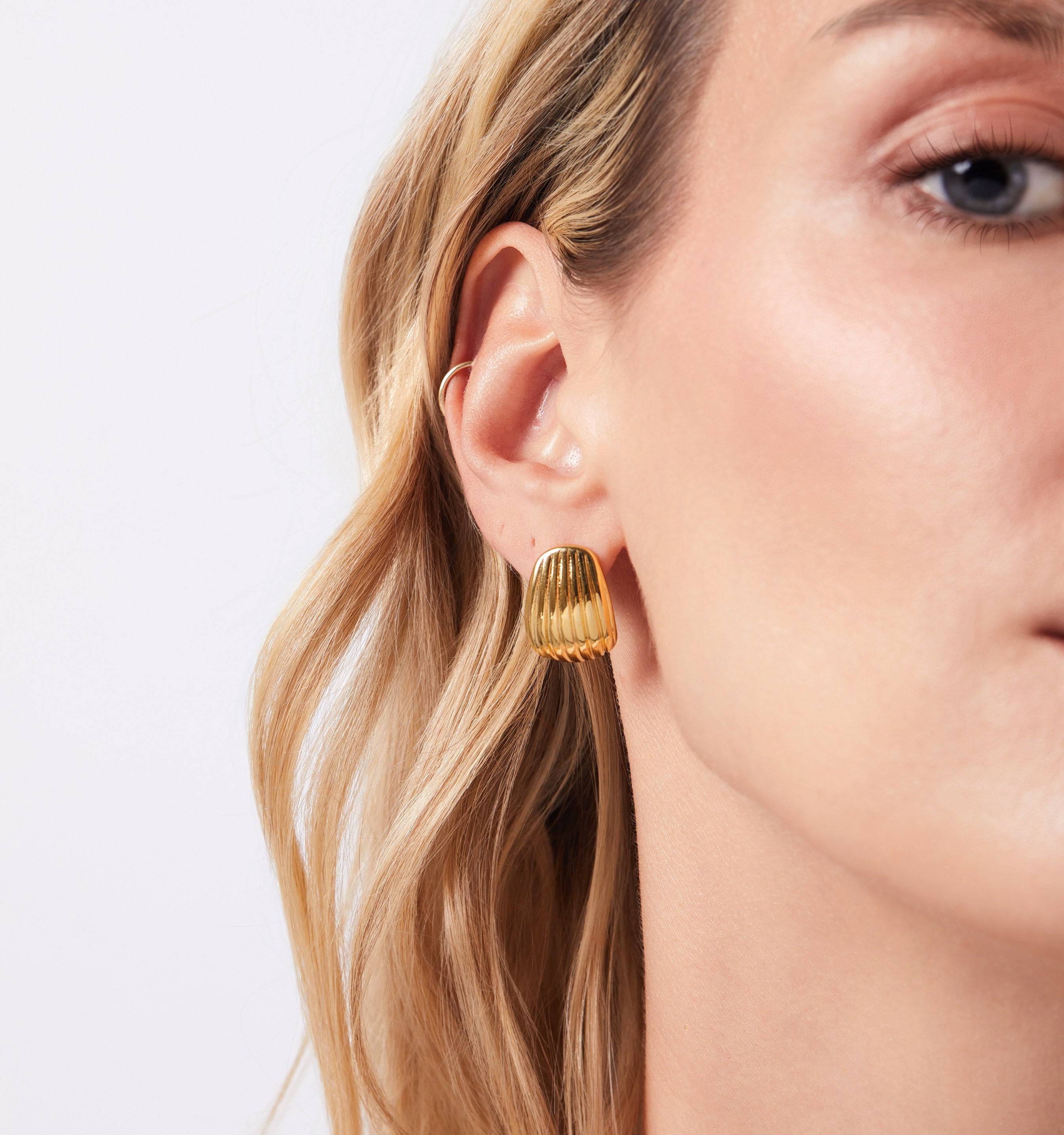 Vintage Curved Earrings for Women - Elegant Retro Dangle Hoop Earrings - Perfect for Parties, Weddings & Everyday Wear