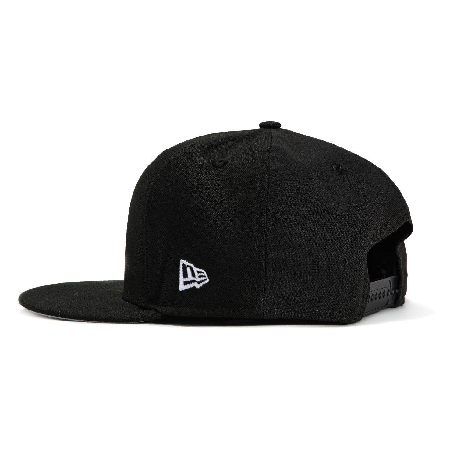 New Era 9Fifty MLB Basic Chicago White Sox Snapback Hat - Black & White - Official Baseball Cap for Men & Women - Perfect for Games, Streetwear & Sports Fans