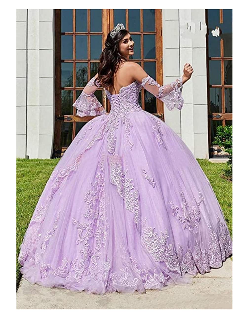 Elegant Women's Lace Applique Quinceañera Dress - Sweetheart Neckline Prom Ball Gown for Formal Dances, Weddings & Special Occasions