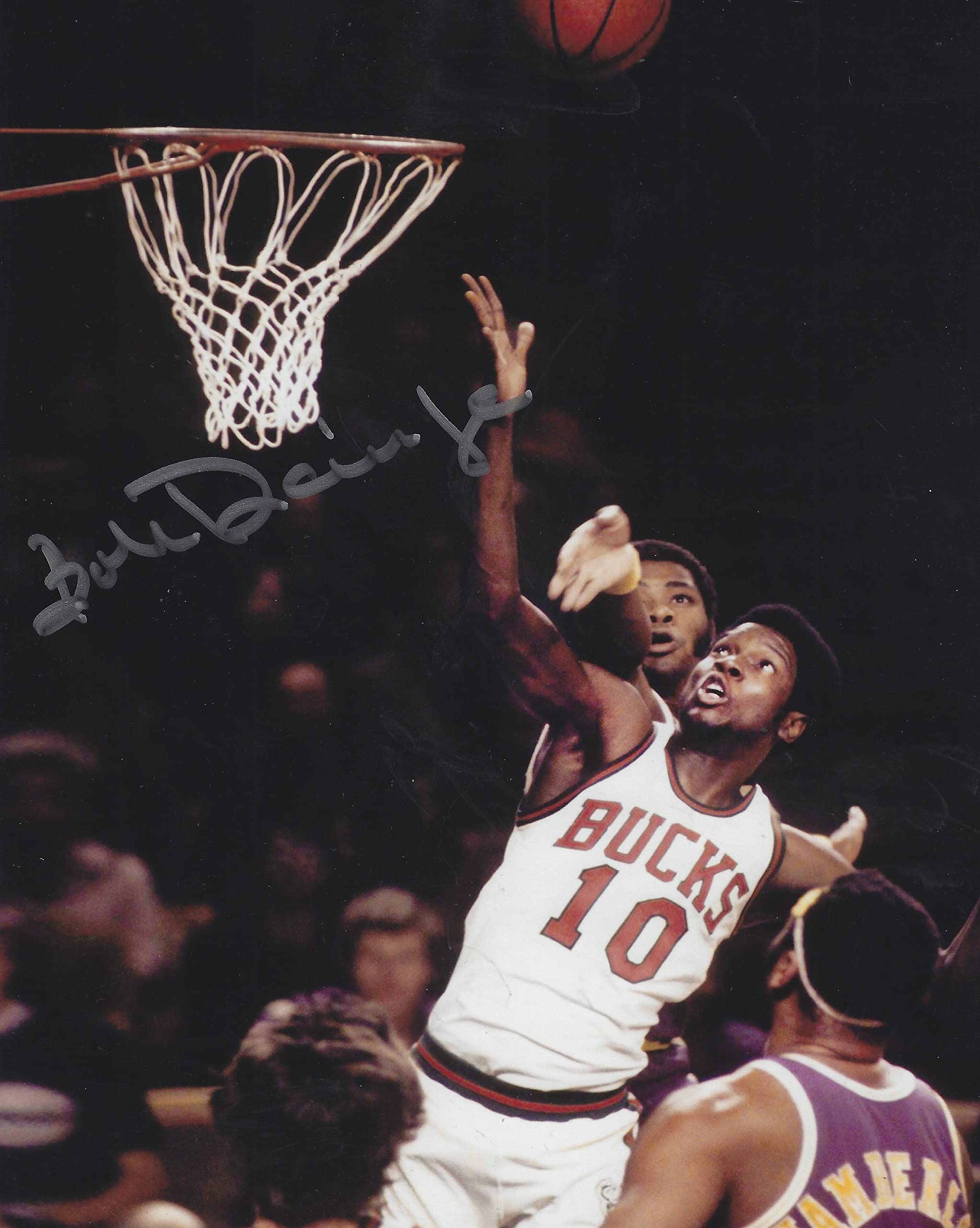 Autographed Bob Dandridge Milwaukee Bucks 8x10 Photo - Signed Memorabilia, NBA Collectible - Perfect for Sports Fans, Man Cave Decor, and Basketball Gift Ideas