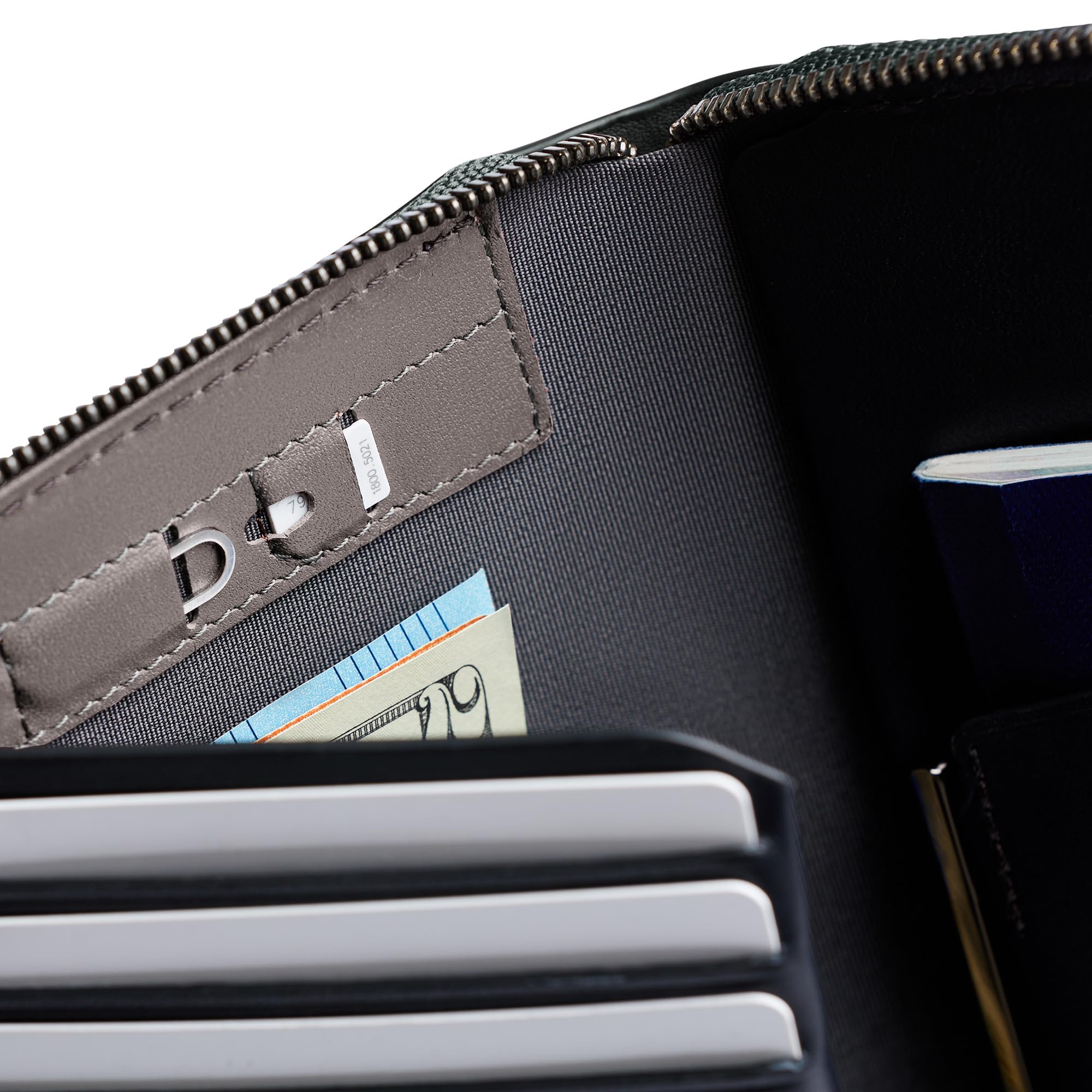Bellroy Travel Folio – Premium Leather Passport Holder & Document Organizer (Second Edition, Everglade) – Perfect for Business Trips & International Travel