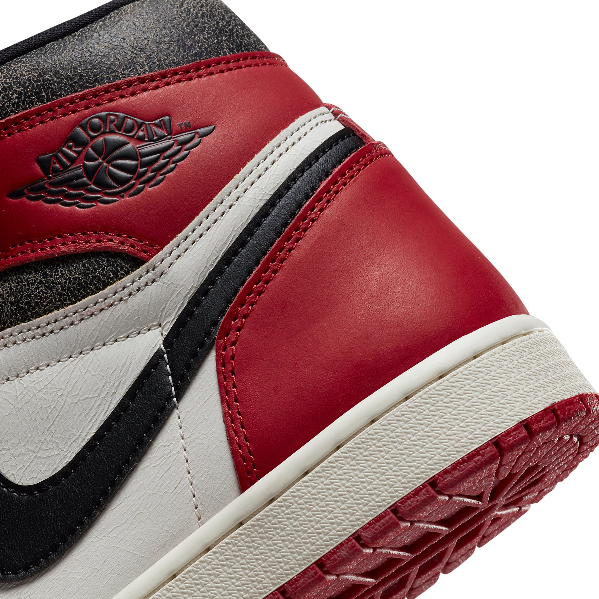 Air Jordan 1 Retro High OG Lost and Found Basketball Shoes - Classic Chicago Colorway for Men's Sneakers | Perfect for Streetwear, Basketball Games & Sneaker Collecting