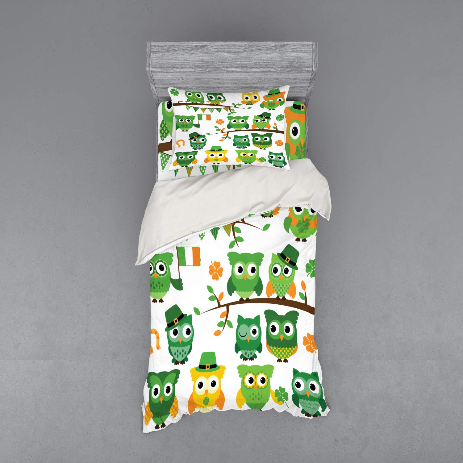 Ambesonne St. Patrick's Day Duvet Cover Set - Irish Owls with Leprechaun Hats on Trees Shamrock Leaves Horseshoe Design, 3-Piece Bedding Set with Sham & Fitted Sheet, Twin Size, Green and White - Perfect for Irish-Themed Bedrooms, Holiday Decor & Gift Giving