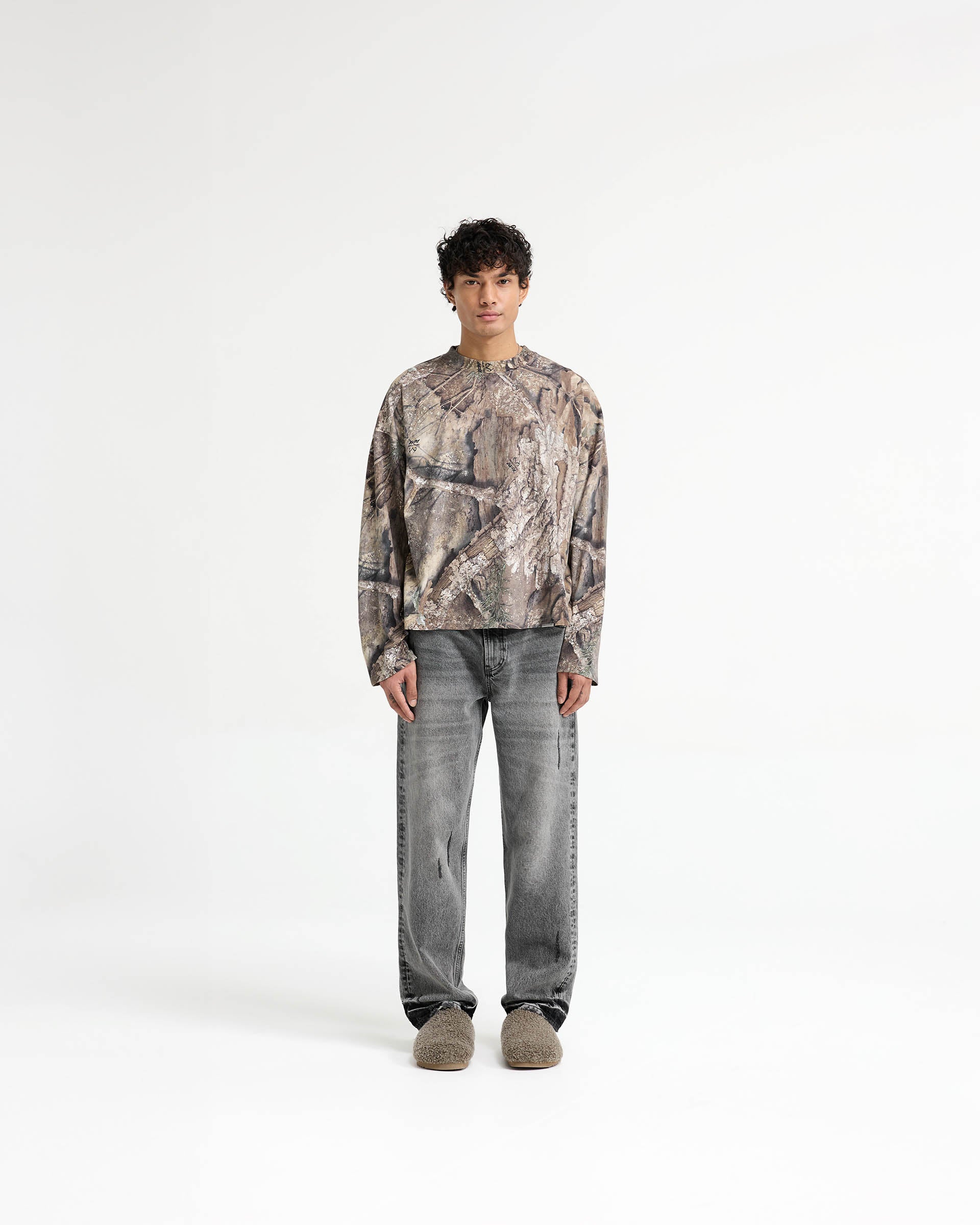 Realtree® Camo Long Sleeve T-Shirt for Men - Hunting, Outdoor & Casual Wear - Durable Comfort Fit Camouflage Shirt
