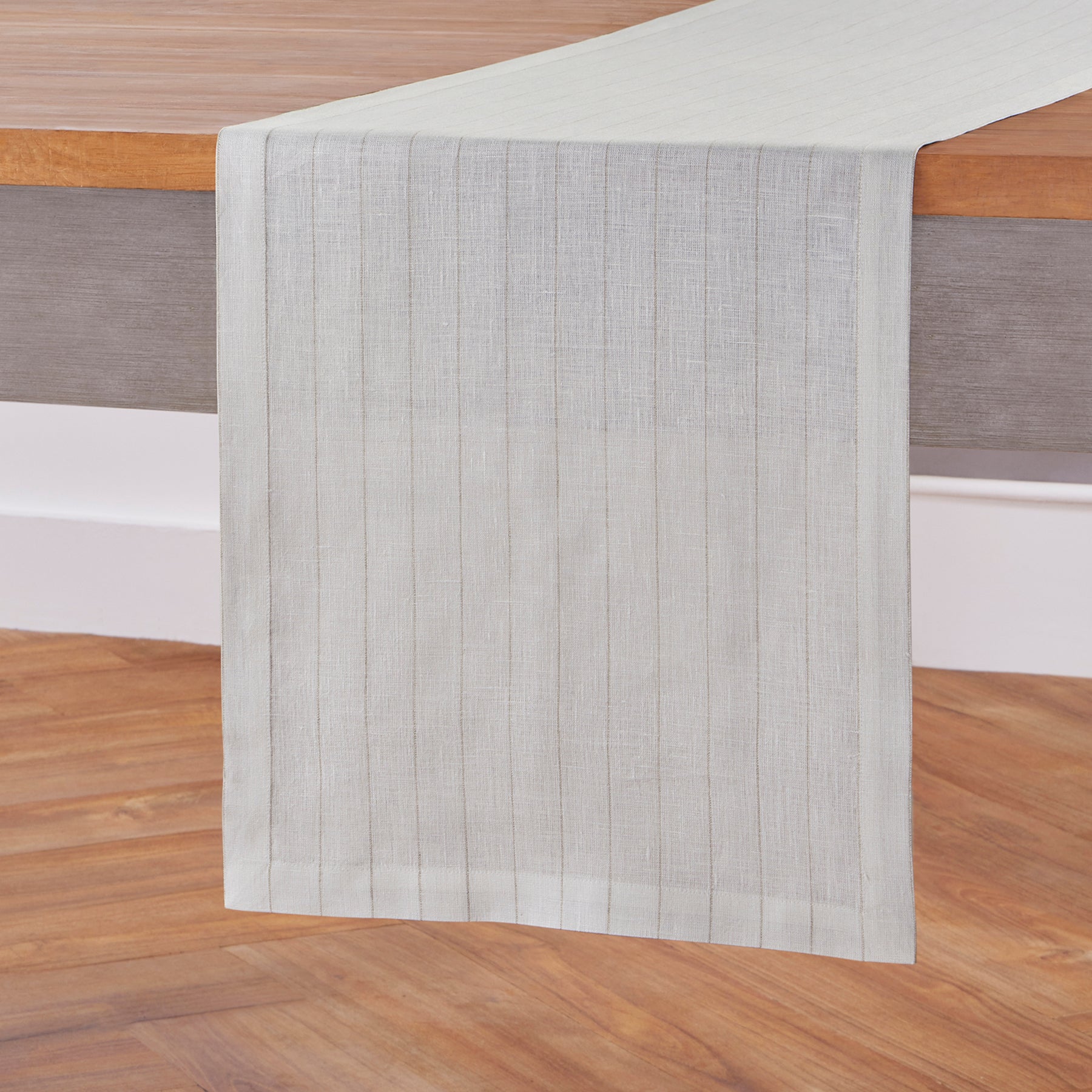 Elegant Pinstripe Table Runner - Premium Linen Dining Table Decor for Weddings, Parties & Holiday Gatherings - Perfect for Formal & Casual Dining Settings