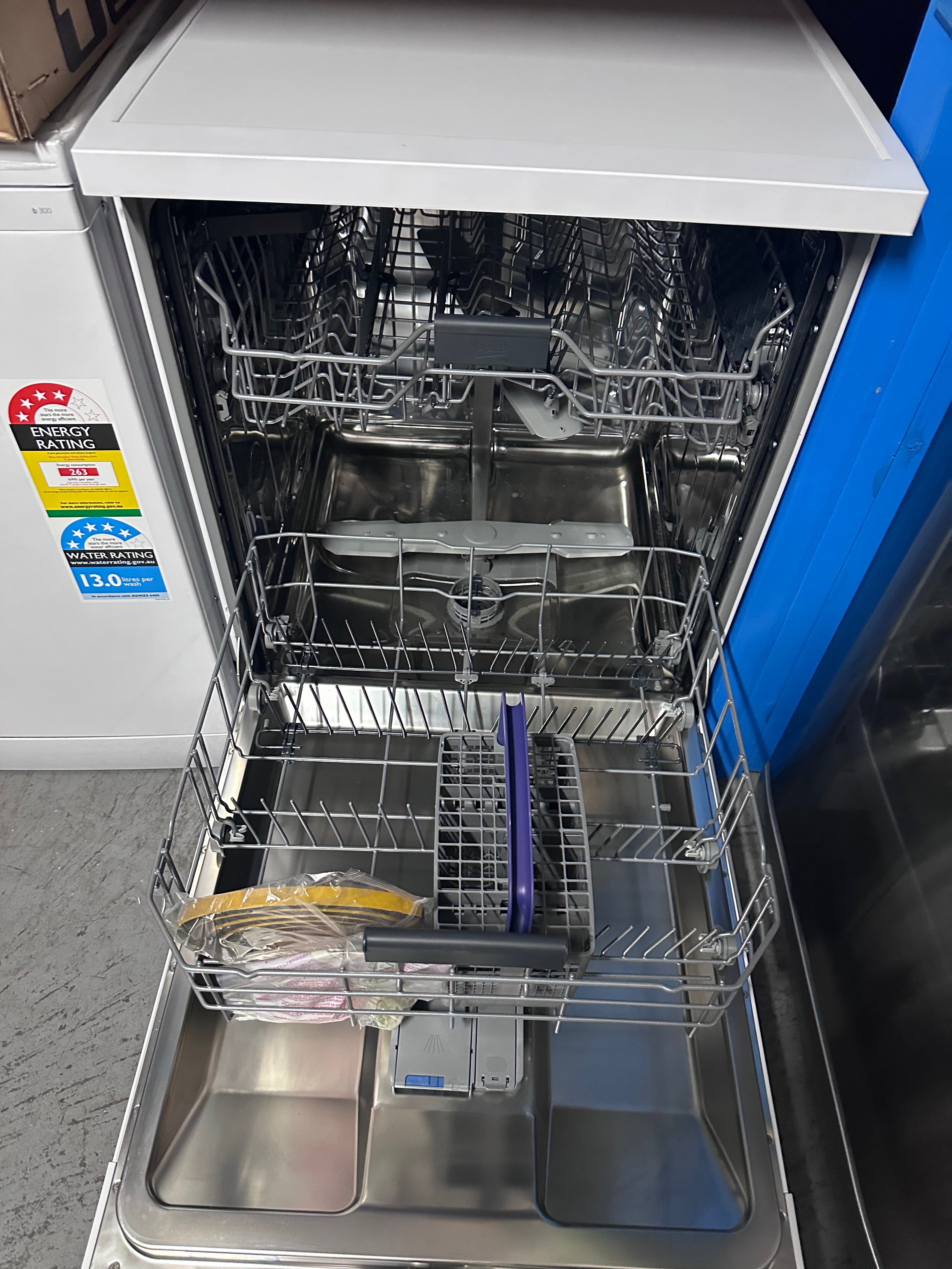 Beko BDF1410W 14 Place Setting Freestanding Dishwasher - Factory Second with Manufacturer Warranty | Perfect for Large Families & Open-Concept Kitchens