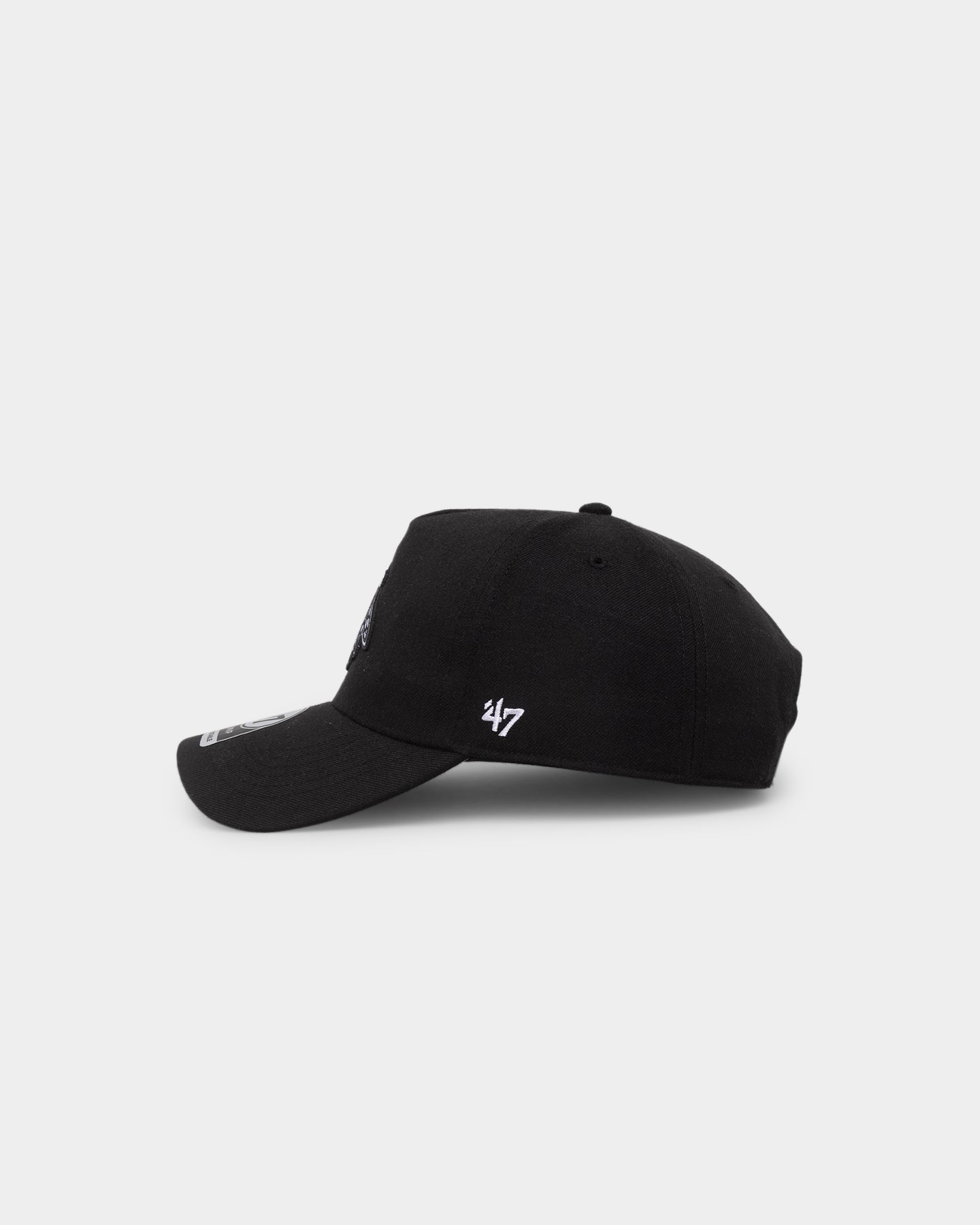 47 Brand Chicago Blackhawks MVP DT Snapback Hat - Black/White Adjustable Baseball Cap for Men & Women - Perfect for Sports Fans, Game Day & Casual Wear